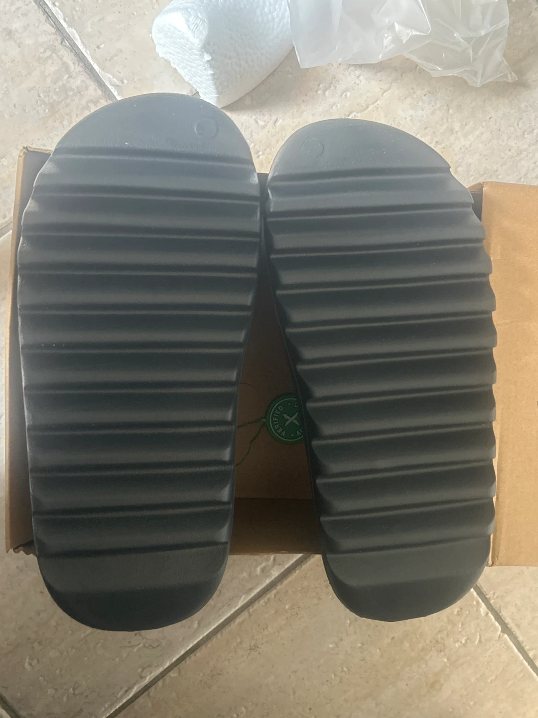 Adidas Yeezy Slide - photo 2