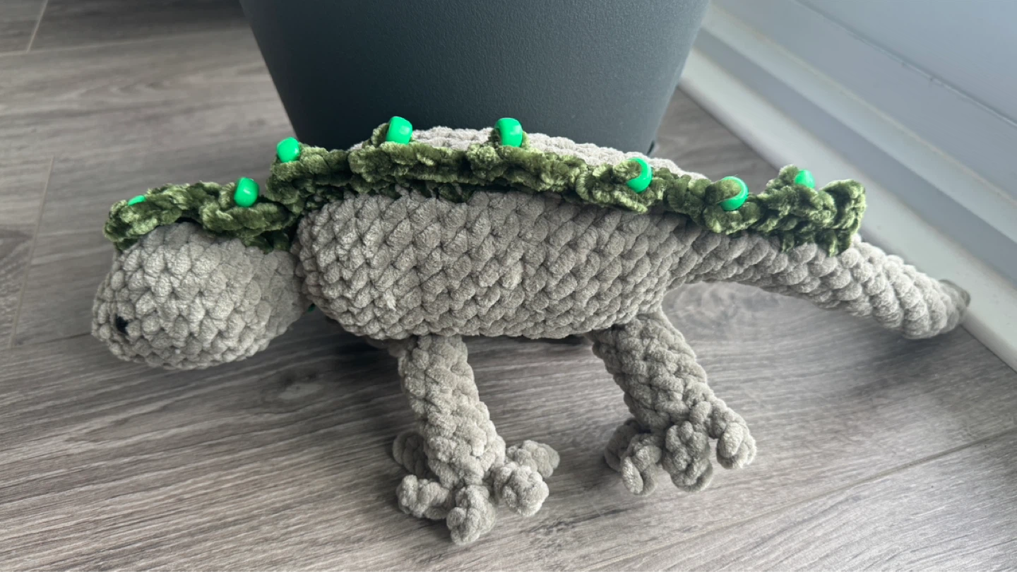 Handmade crochet iguanas emotional support fidget toys - photo 2