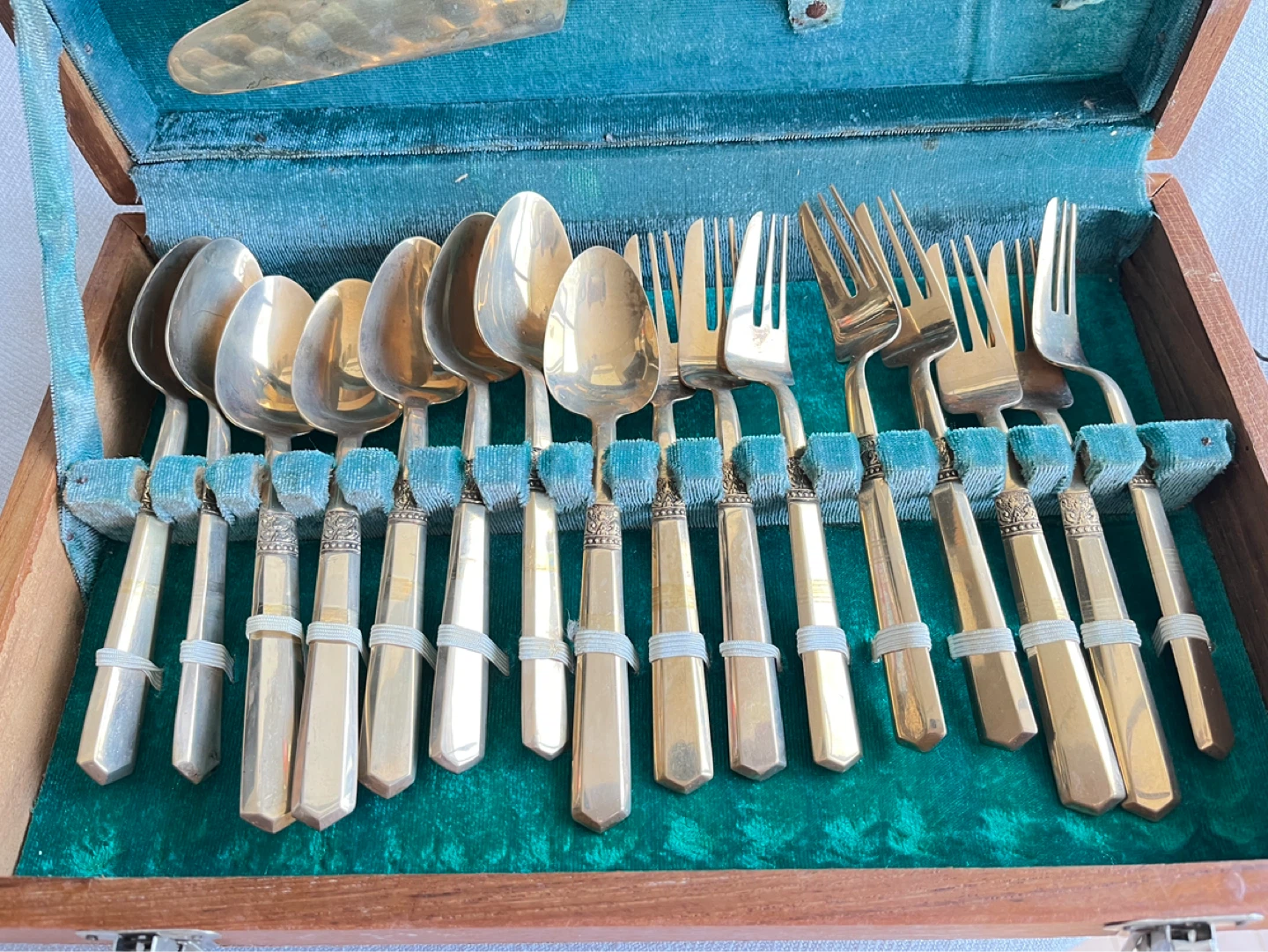 Brassware Cutlery Set in Wooden Case - photo 2