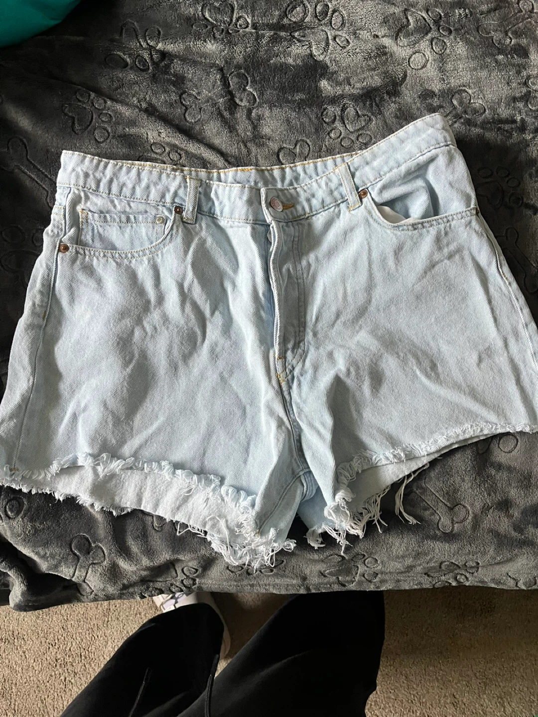 H&M Light Wash Denim Cutoff Shorts