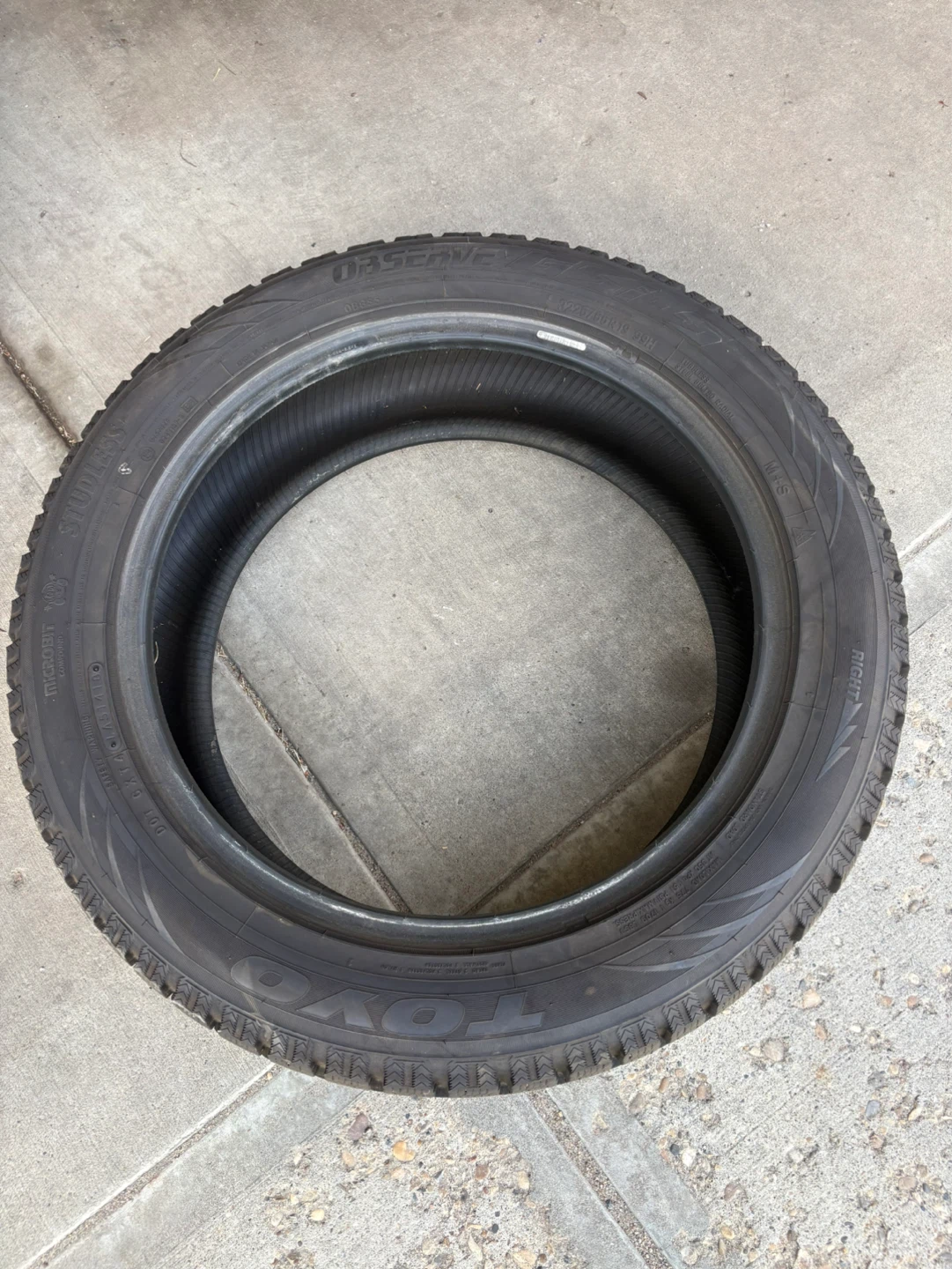 Toyo Observe GSI-6 Winter Tire P225/55R19 99H