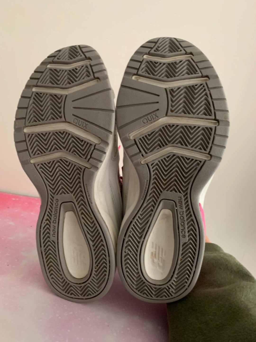 New Balance Women's Athletic Shoes White Pink Size 8 - photo 3