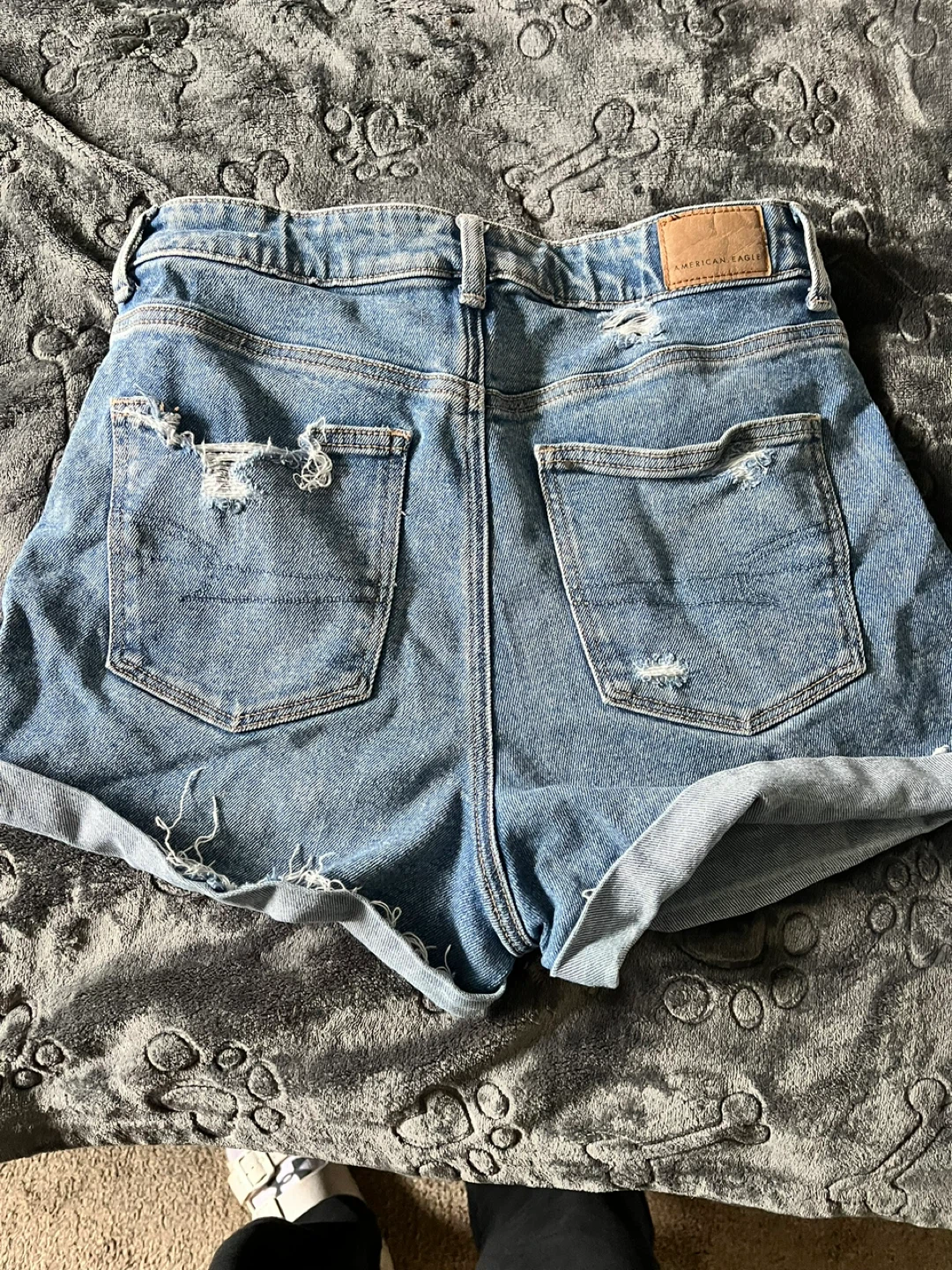 American Eagle Distressed Denim Shorts Size 6 - photo 2