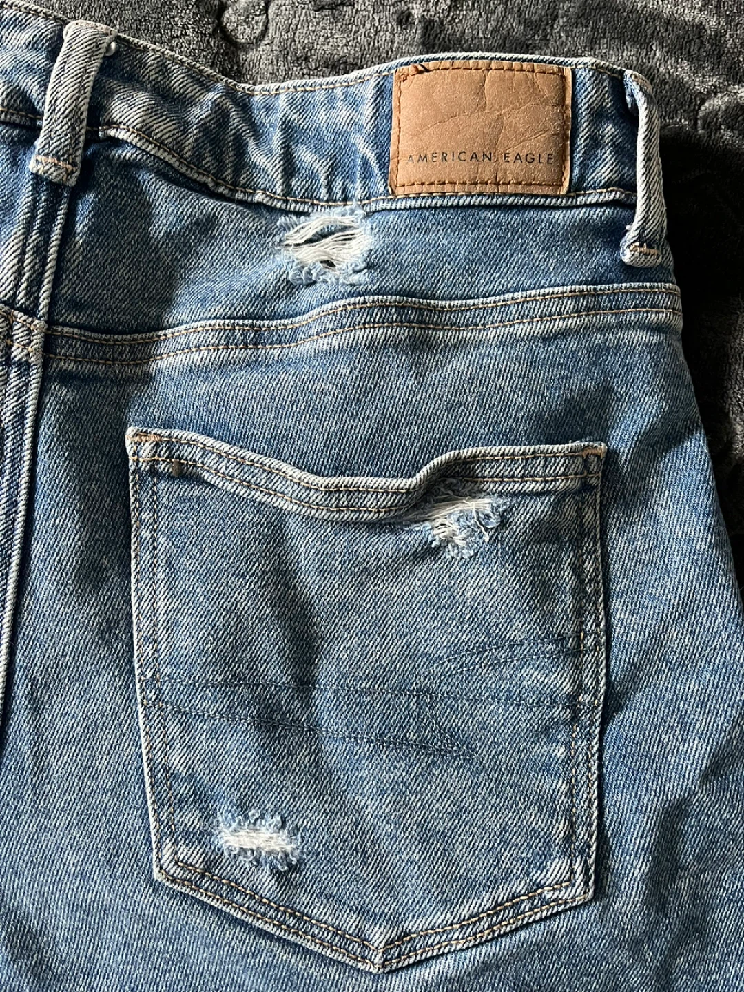American Eagle Distressed Denim Shorts Size 6 - photo 4