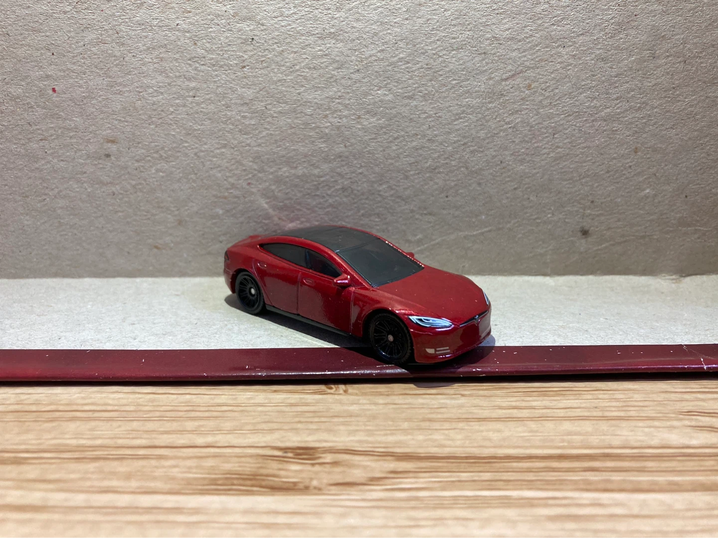 Matchbox Loose / Tesla Model S / Red