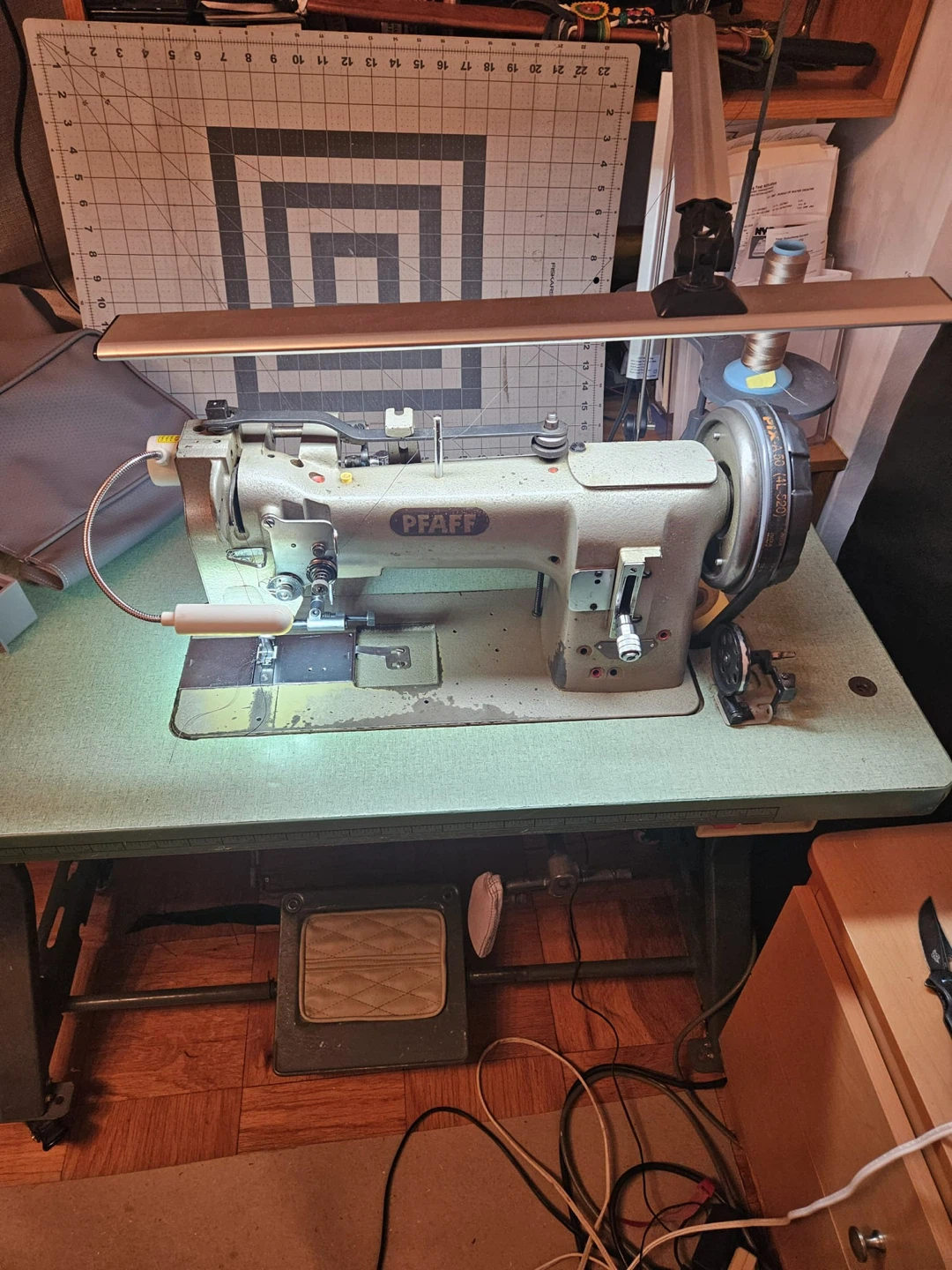 Pfaff Industrial Sewing Machine with Motor and Accessories