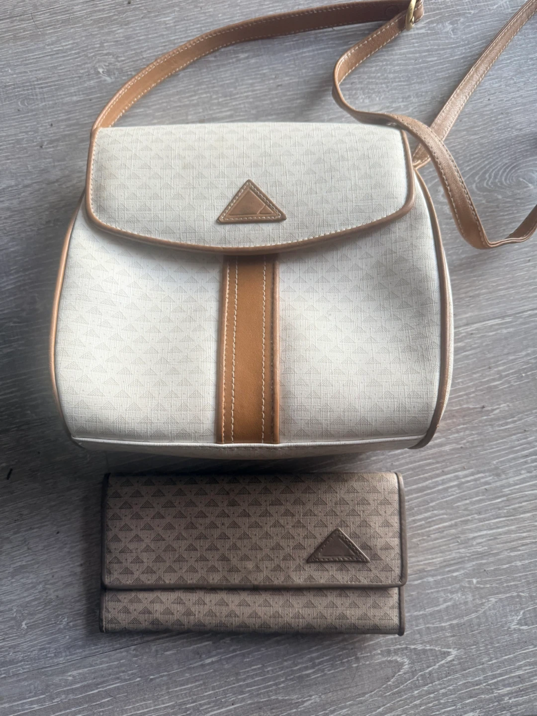 Liz Claiborne Vintage designer handbag and wallet set