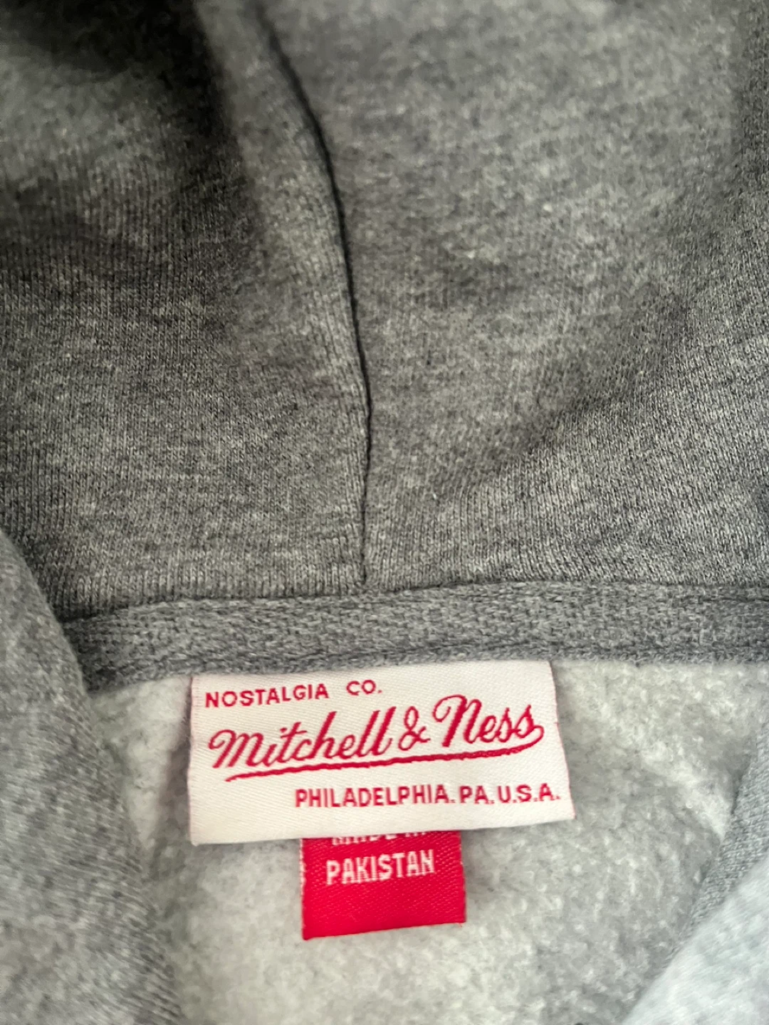 Vancouver Grizzlies Mitchell & Ness Hoodie - photo 4