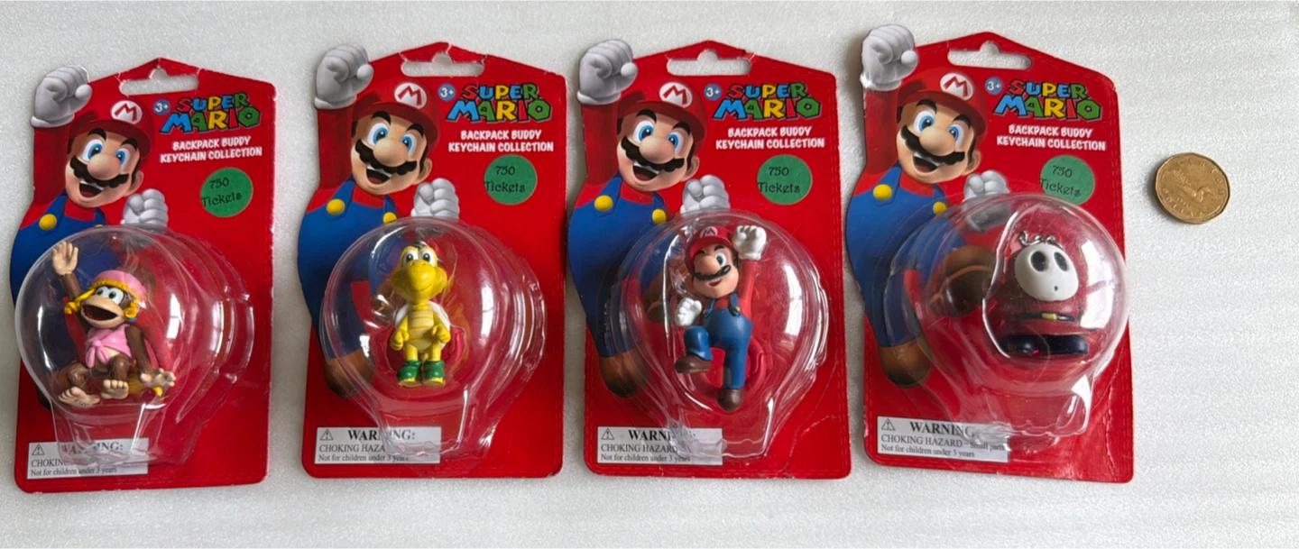 Set of 4 Super Mario keychain/clips