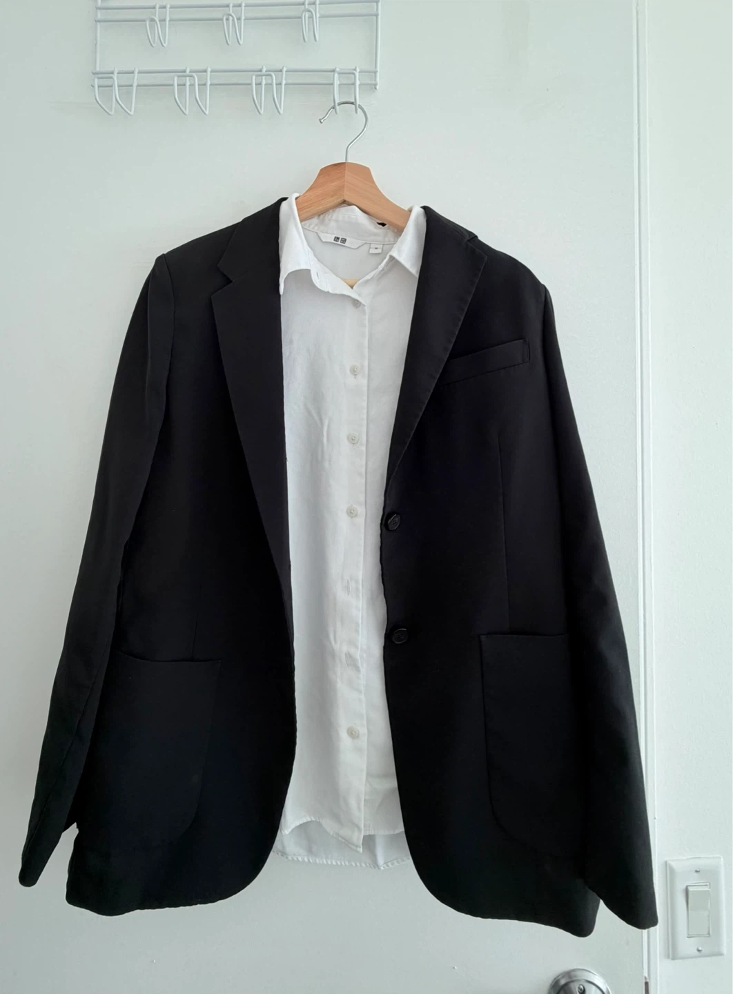 UNIQLO Woman Black Blazer, shirt and Pants Set (M size) - photo 2