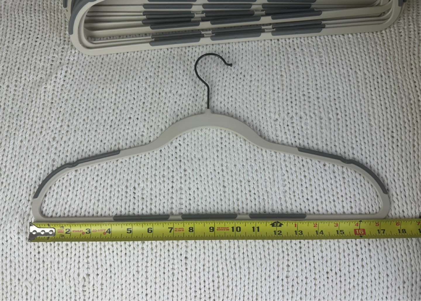 Set of 12 Non-Slip Slim Clothes Hangers Grey Plastic - photo 5