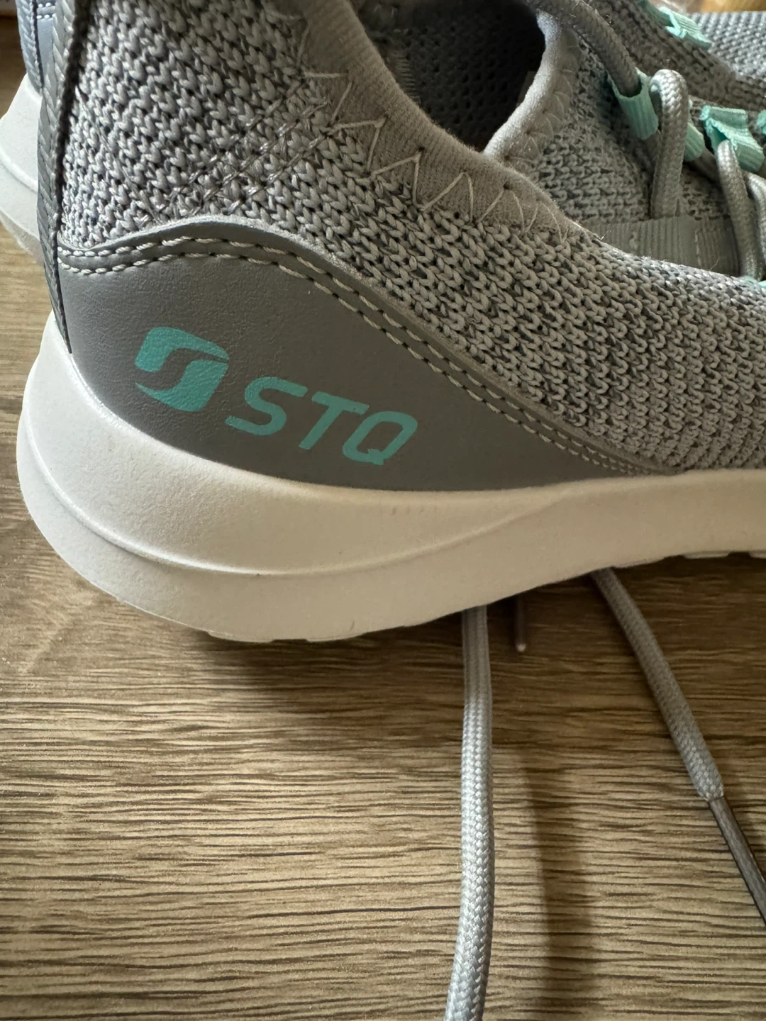 STQ Grey Athletic Shoes size 6 women - photo 2
