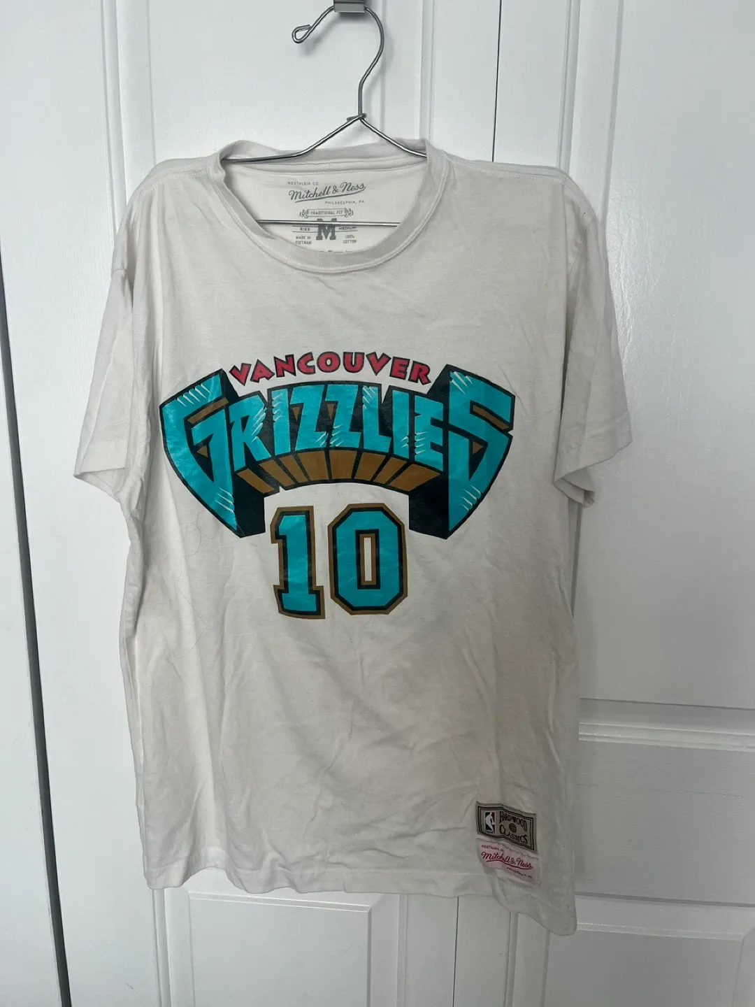 Mitchell & Ness Vancouver Grizzlies Bibby #10 T-Shirt