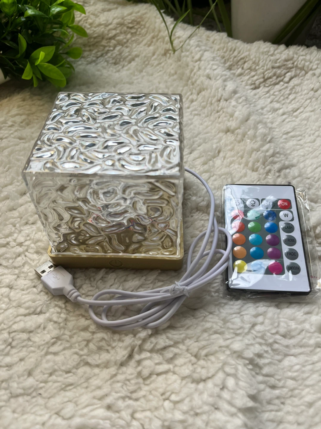 LED Cube Lamp with Remote - photo 2