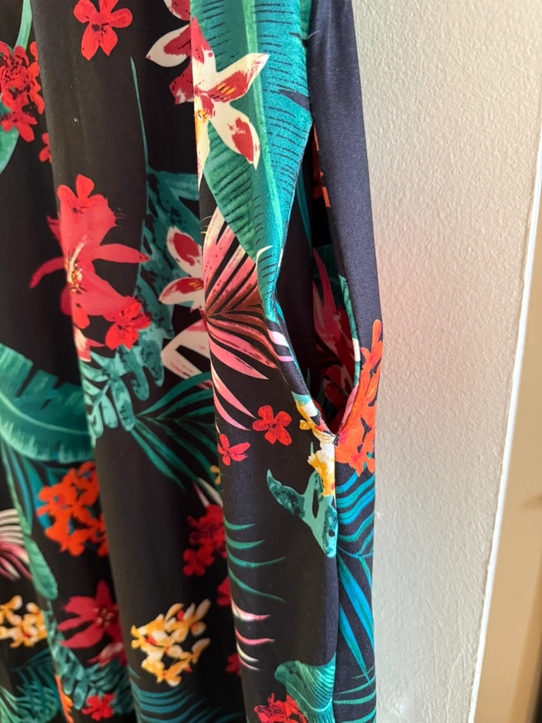Tropical Floral Maxi Dress with Pockets and slit sides - photo 5