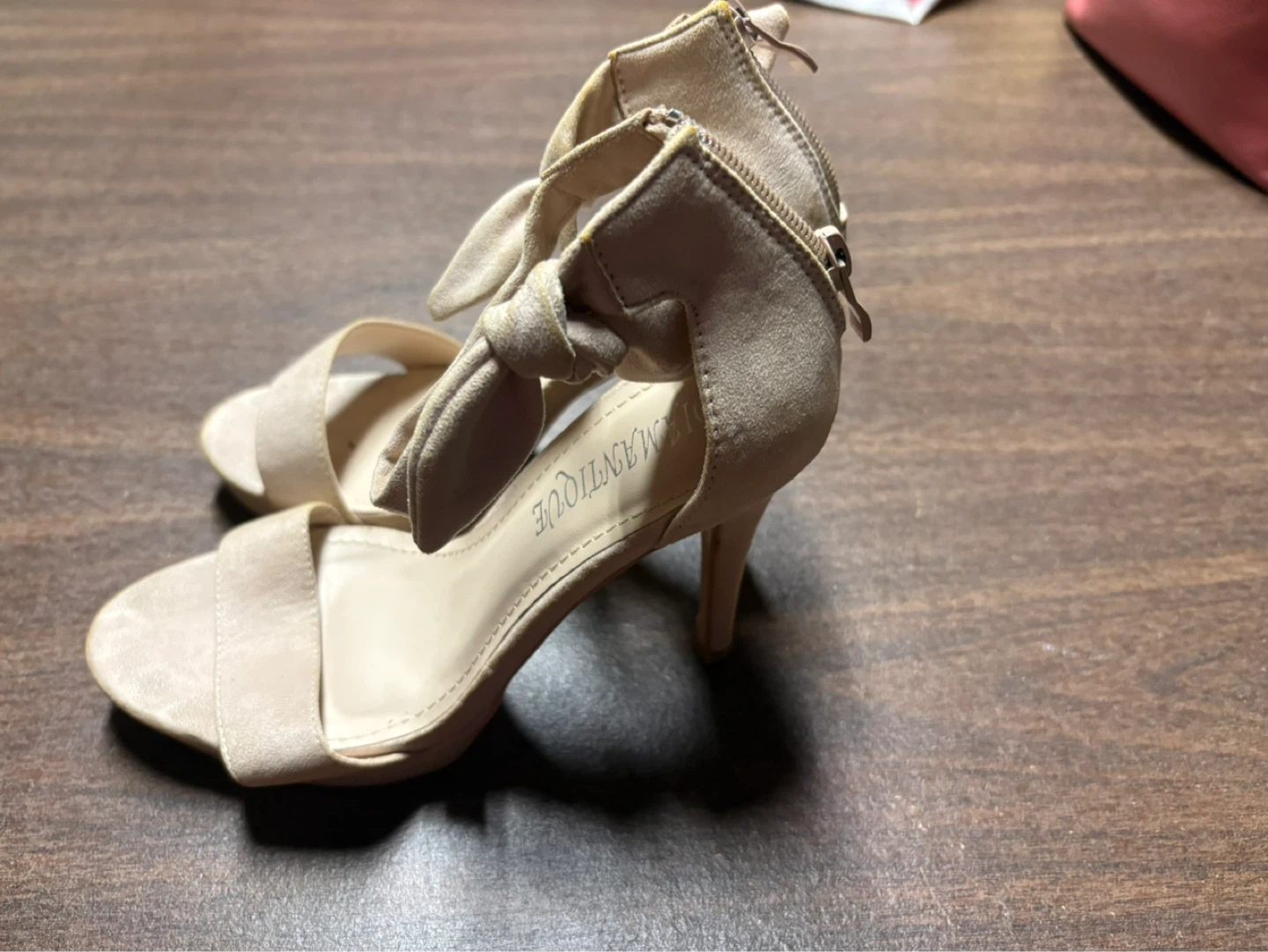OLAMANTIQUE Beige Suede Bow Heels 👠 sz 36 - photo 5