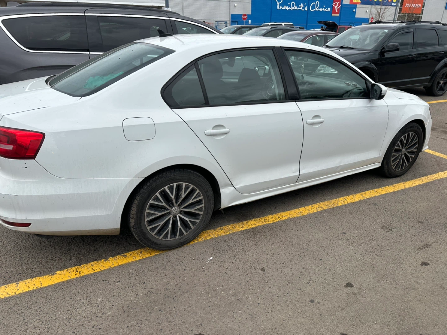 White Volkswagen Jetta TSI - photo 2