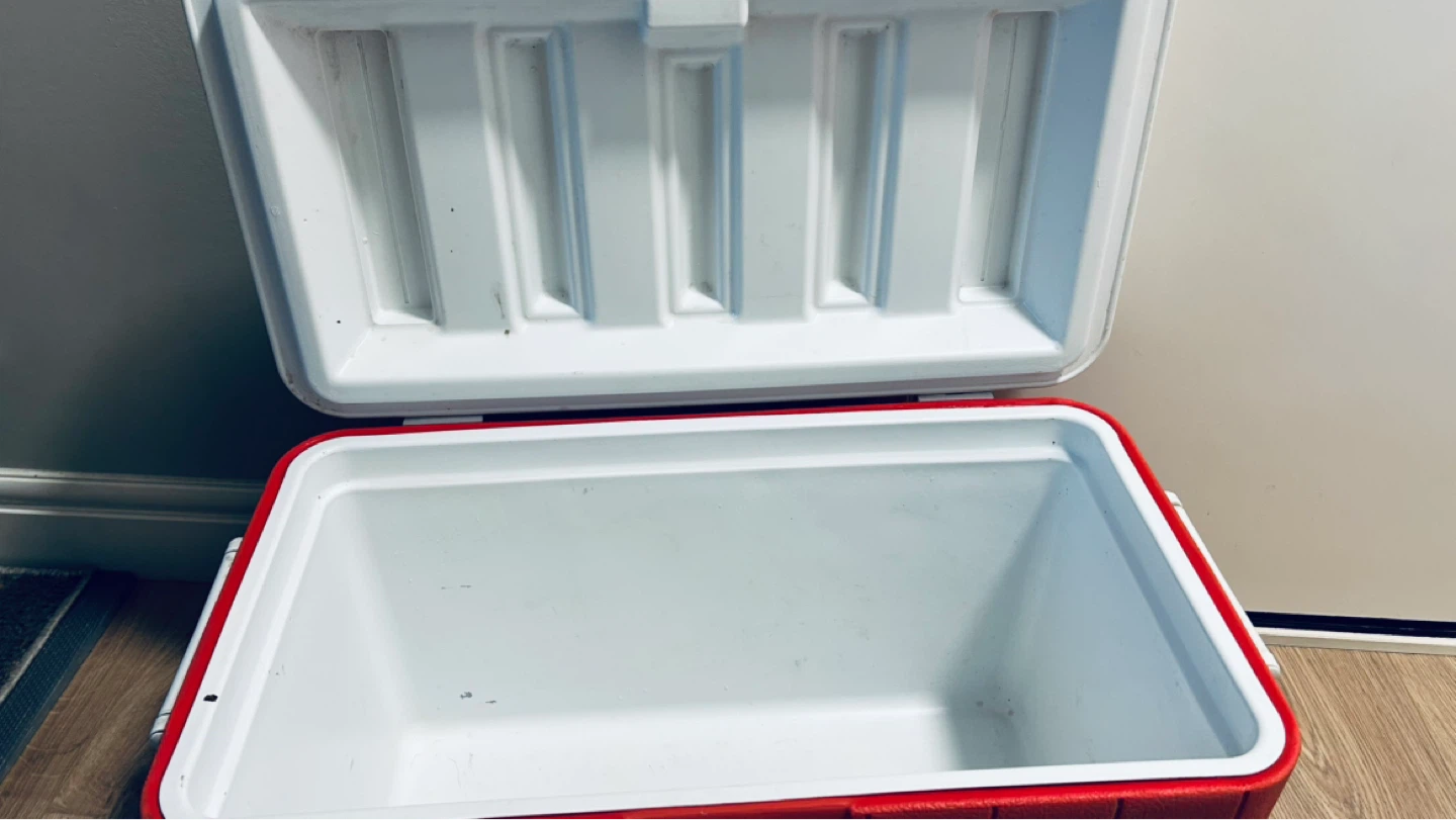 Coleman Cooler / Ice Chest – Red & White - photo 2