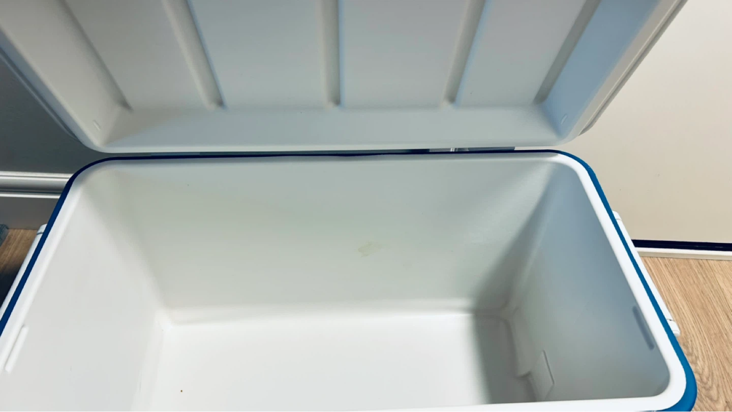 Coleman Cooler / Ice Chest – Blue & White - photo 2