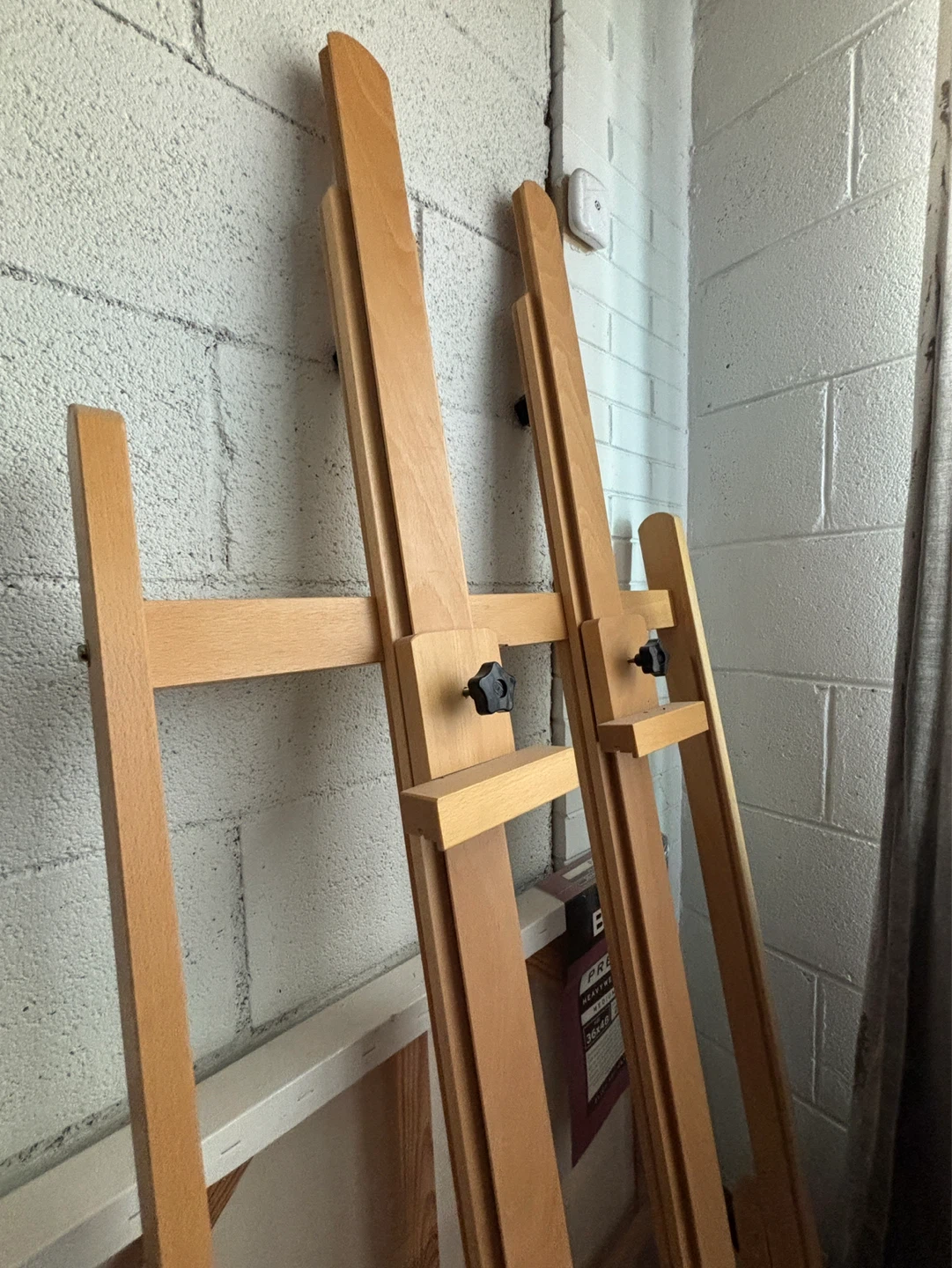 Blick H-Frame Easel & 2 Canvases - photo 2