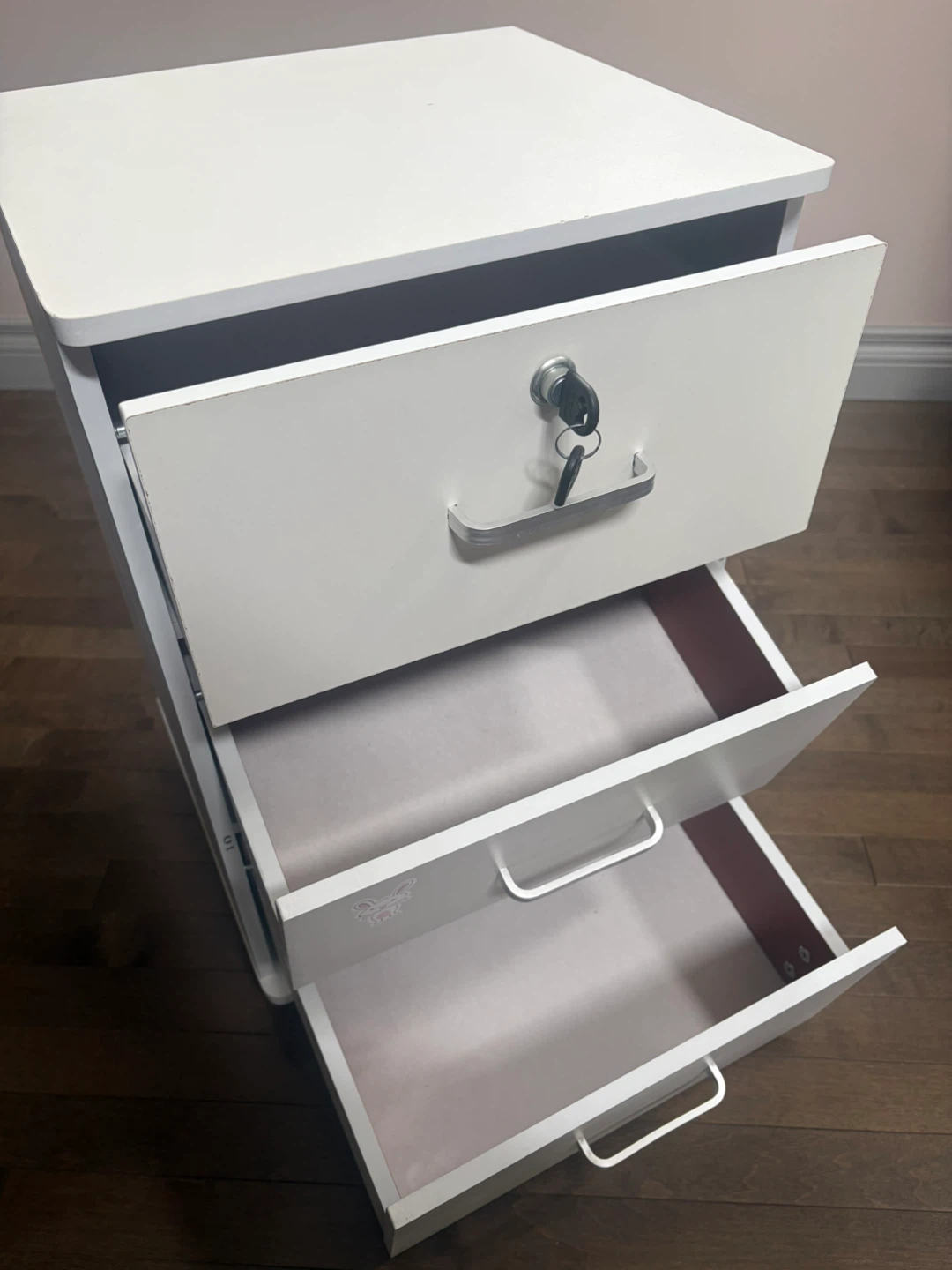 White 3-Drawer Filing Cabinet with Lock - photo 3