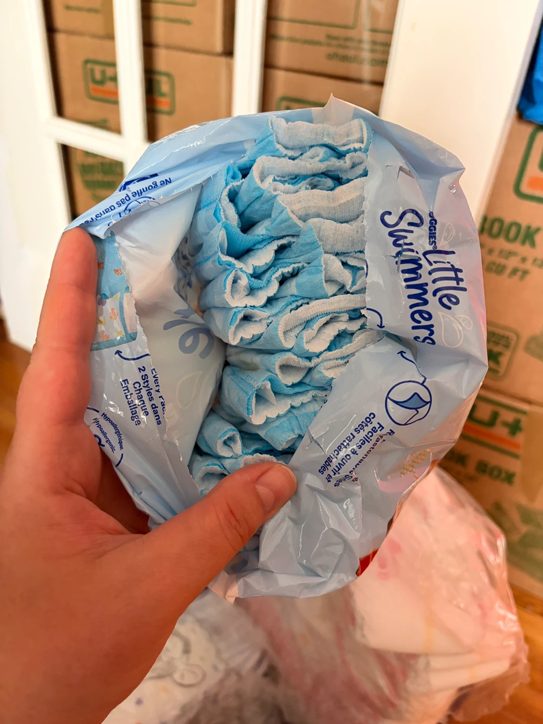 Huggies SIZE 4 Little Snugglers, Overnights and Swim Diapers - photo 4