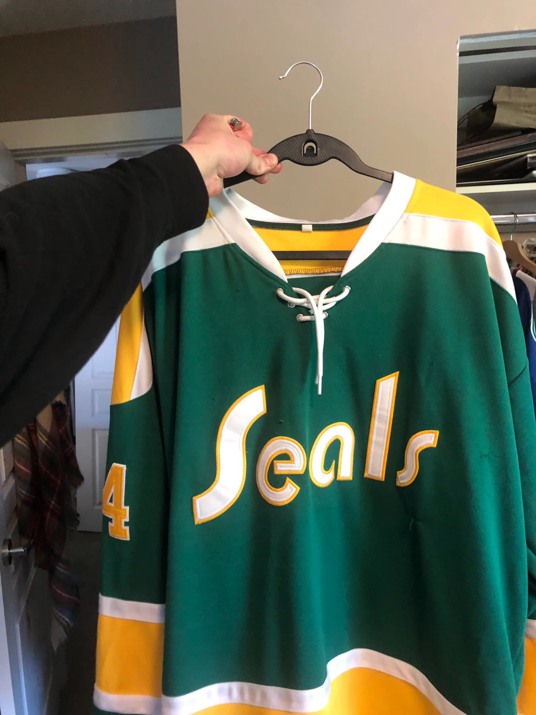 Seals Hockey Jersey Size 4