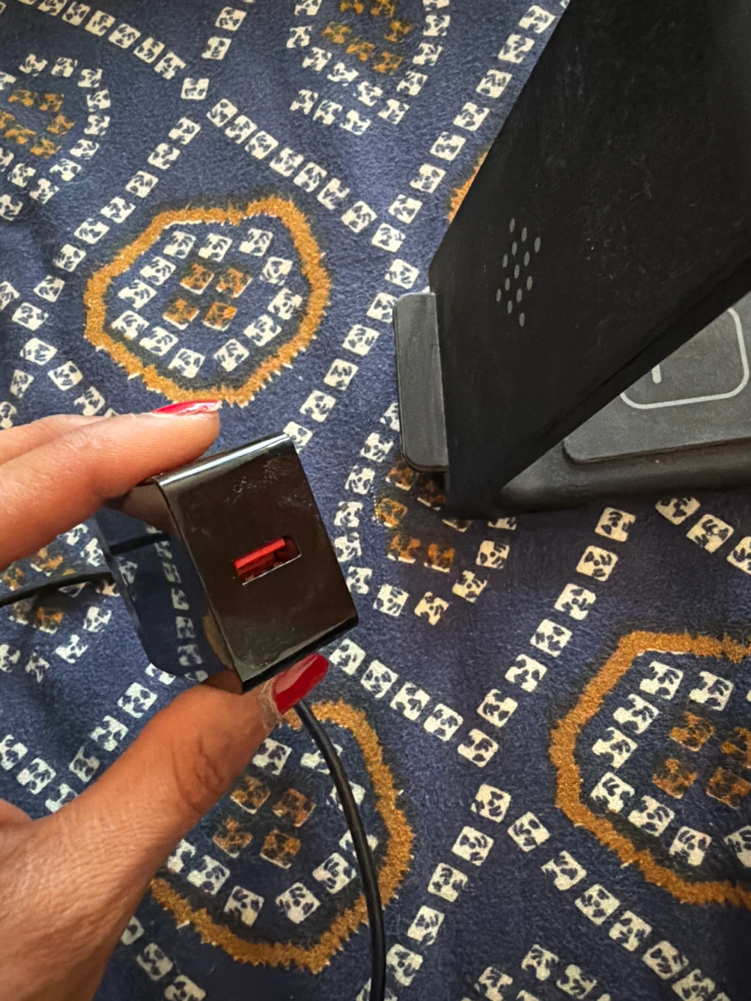 Black Wireless Charging Stand with USB-C Cable and Adapter - photo 4