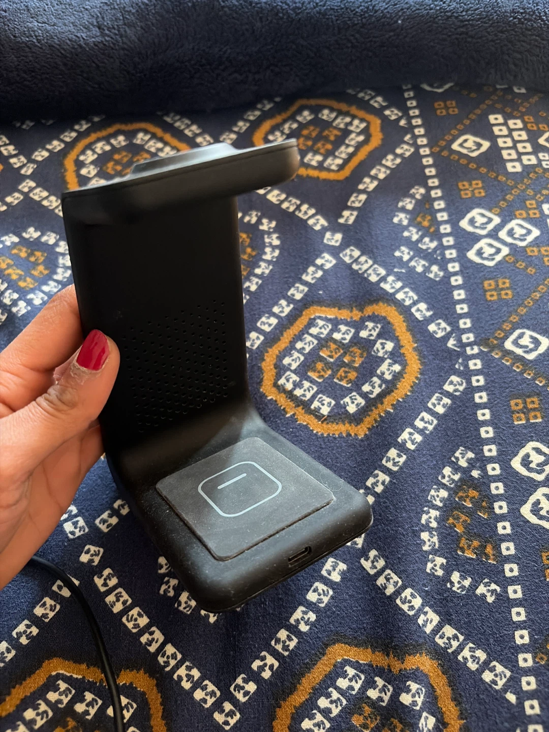 Black Wireless Charging Stand with USB-C Cable and Adapter - photo 3