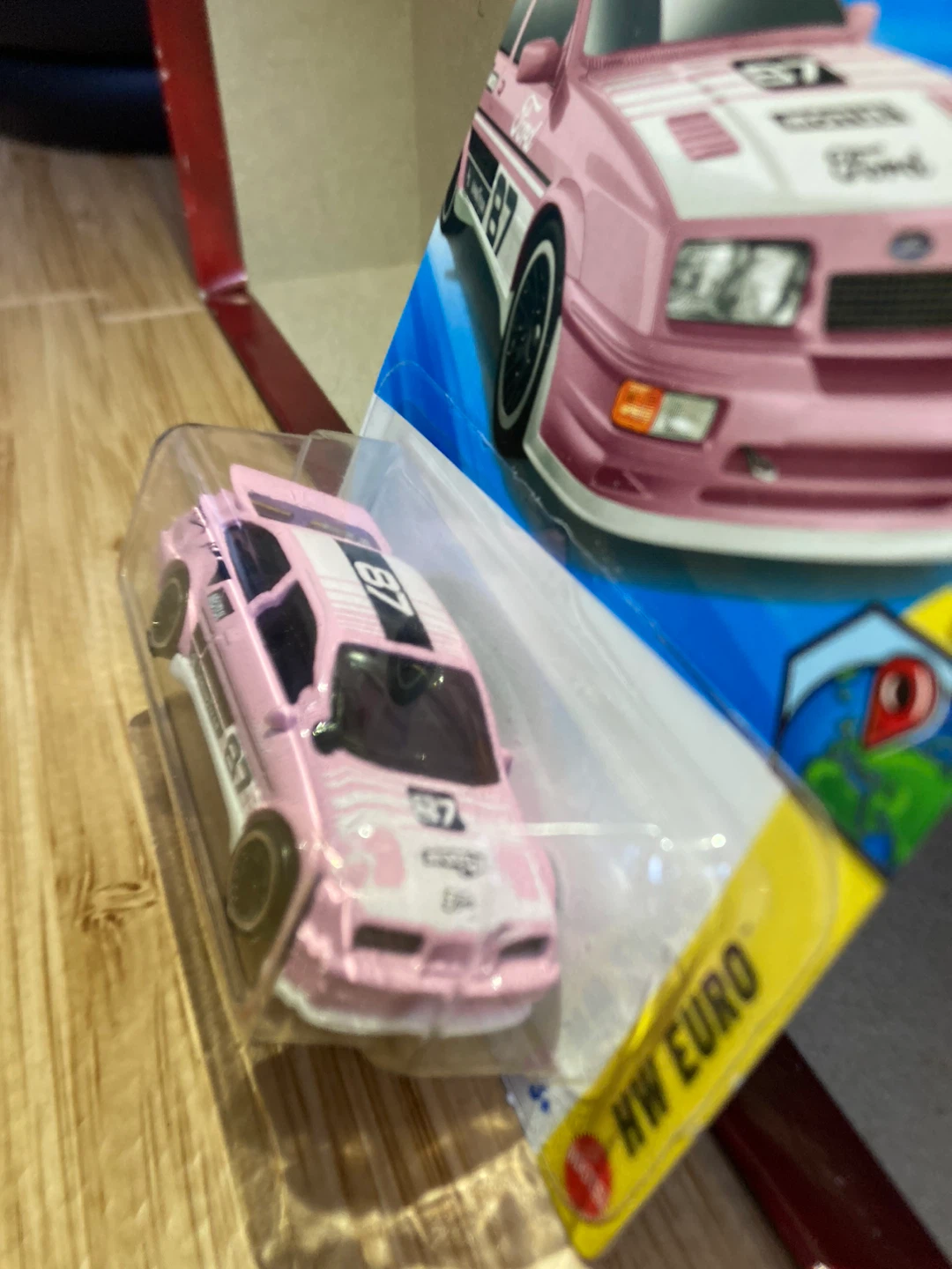 Hot Wheels / 87 Ford Sierra Cosworth / Pink - photo 2