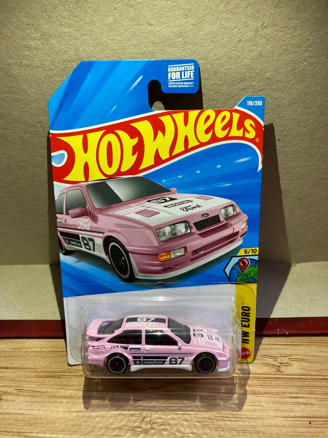 Hot Wheels / 87 Ford Sierra Cosworth / Pink
