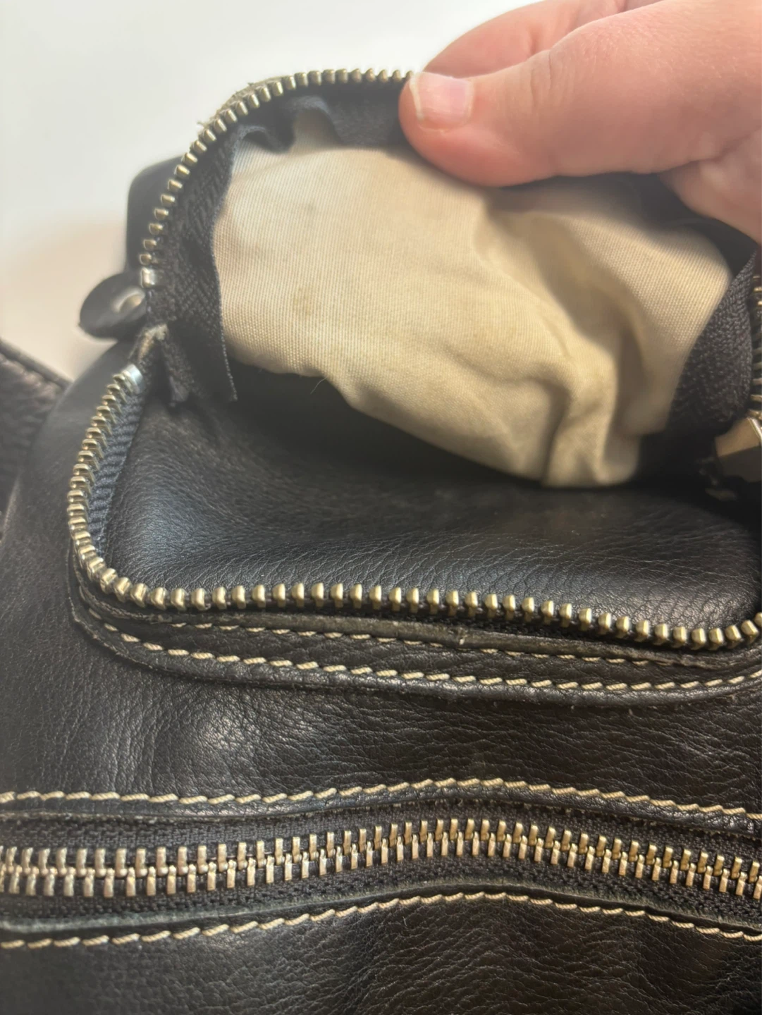 ROOTS “TRIBAL VILLAGER” LEATHER CROSSBODY BAG - photo 5