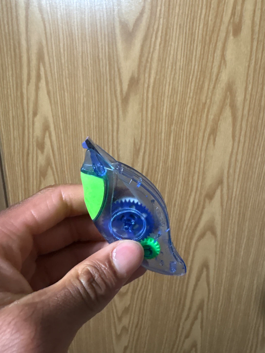 Correction tape dispenser