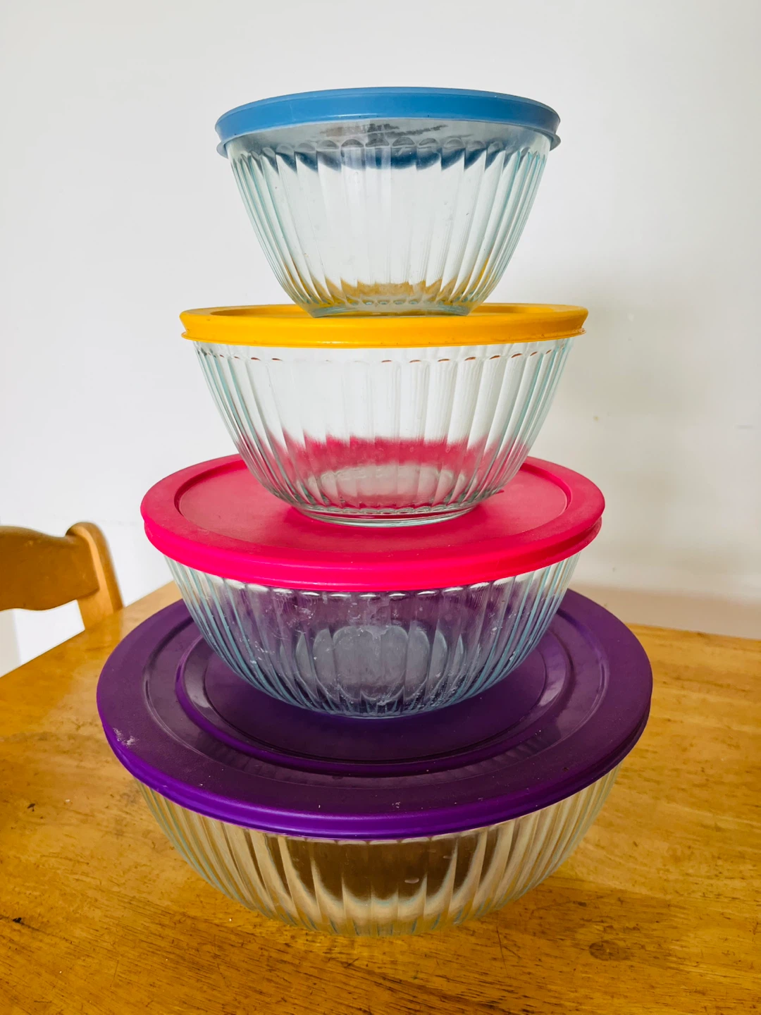 Pyrex Set of 4 Glass Mixing Bowls with Lids