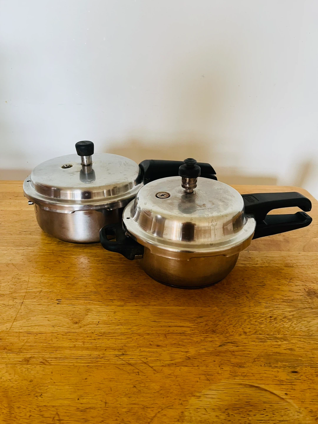 Set of 2 Stainless Steel Pressure Cookers