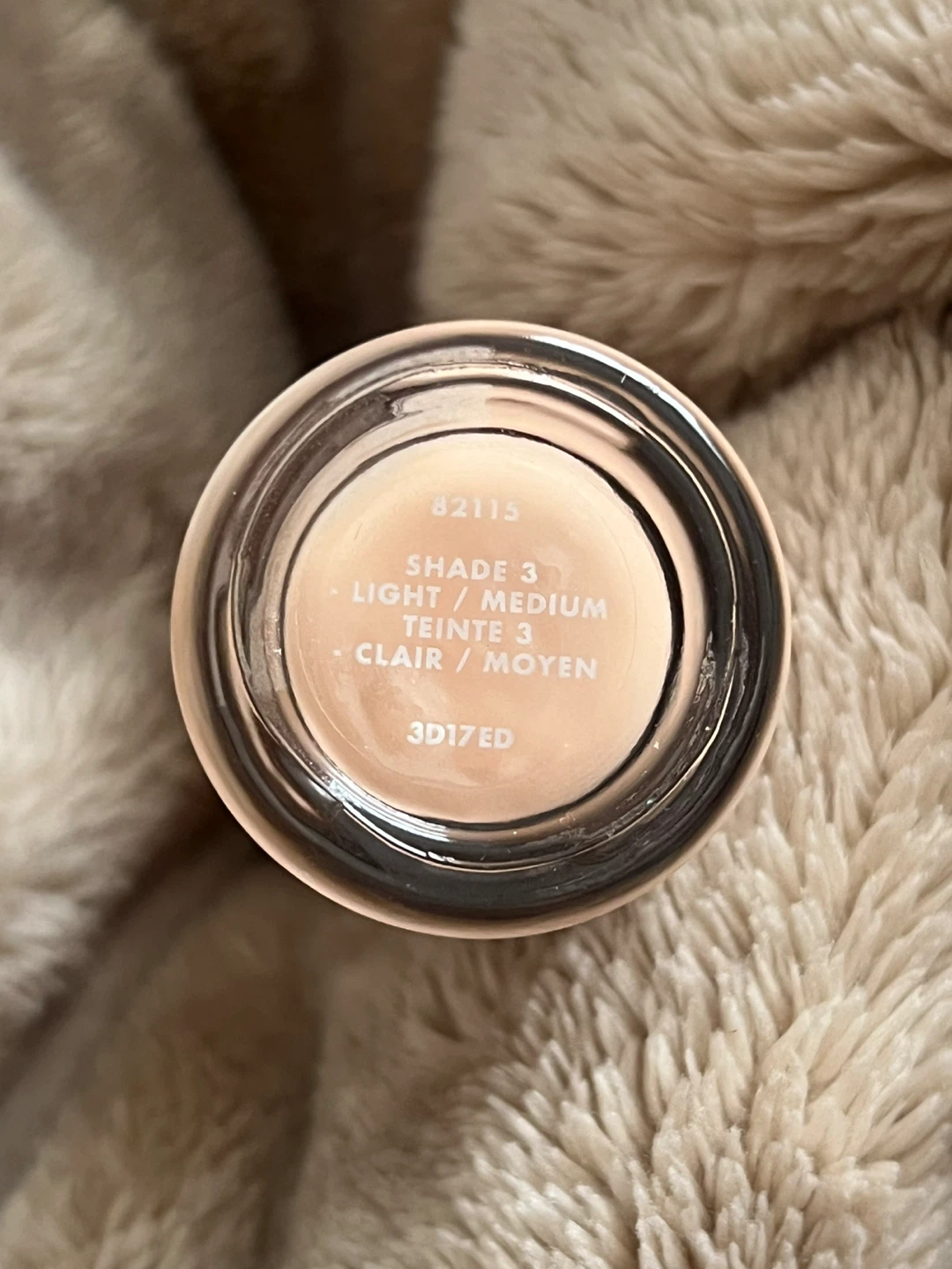 e.l.f. Halo Glow Liquid Filter - Light/Medium - photo 2