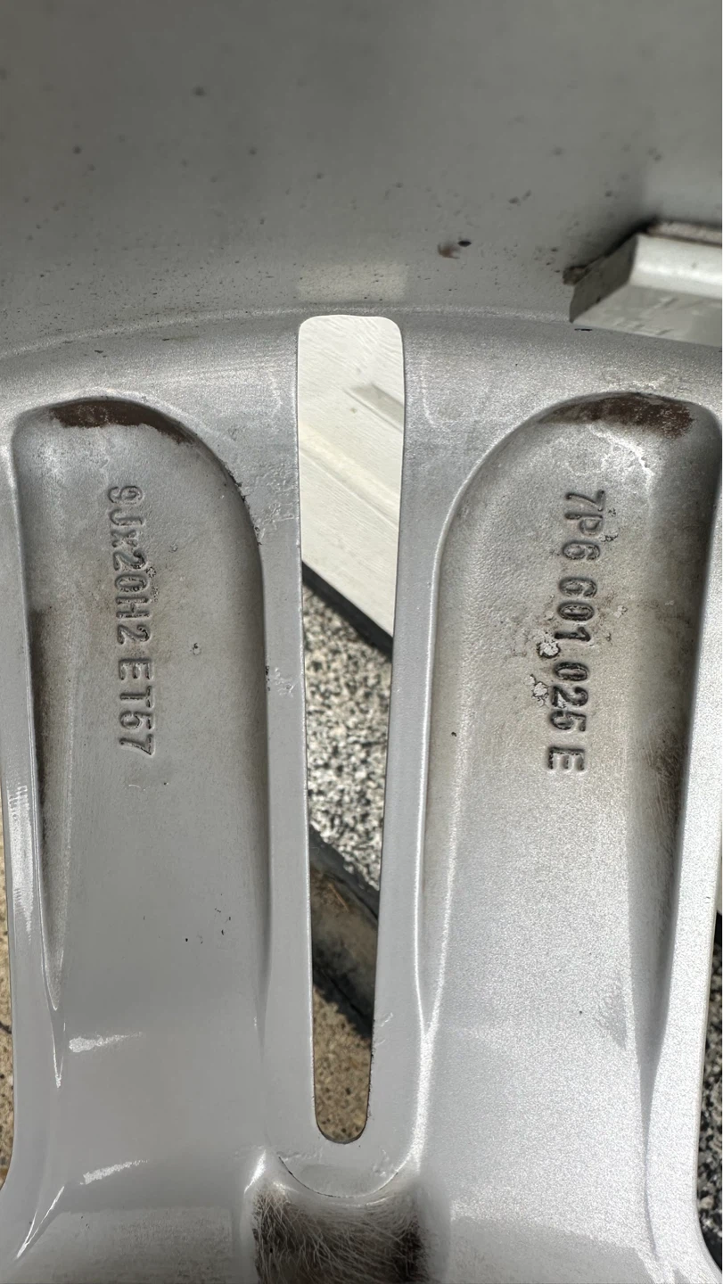 Set of 4 Volkswagen "Pikes Peak" 20-inch Alloy Rims - photo 2
