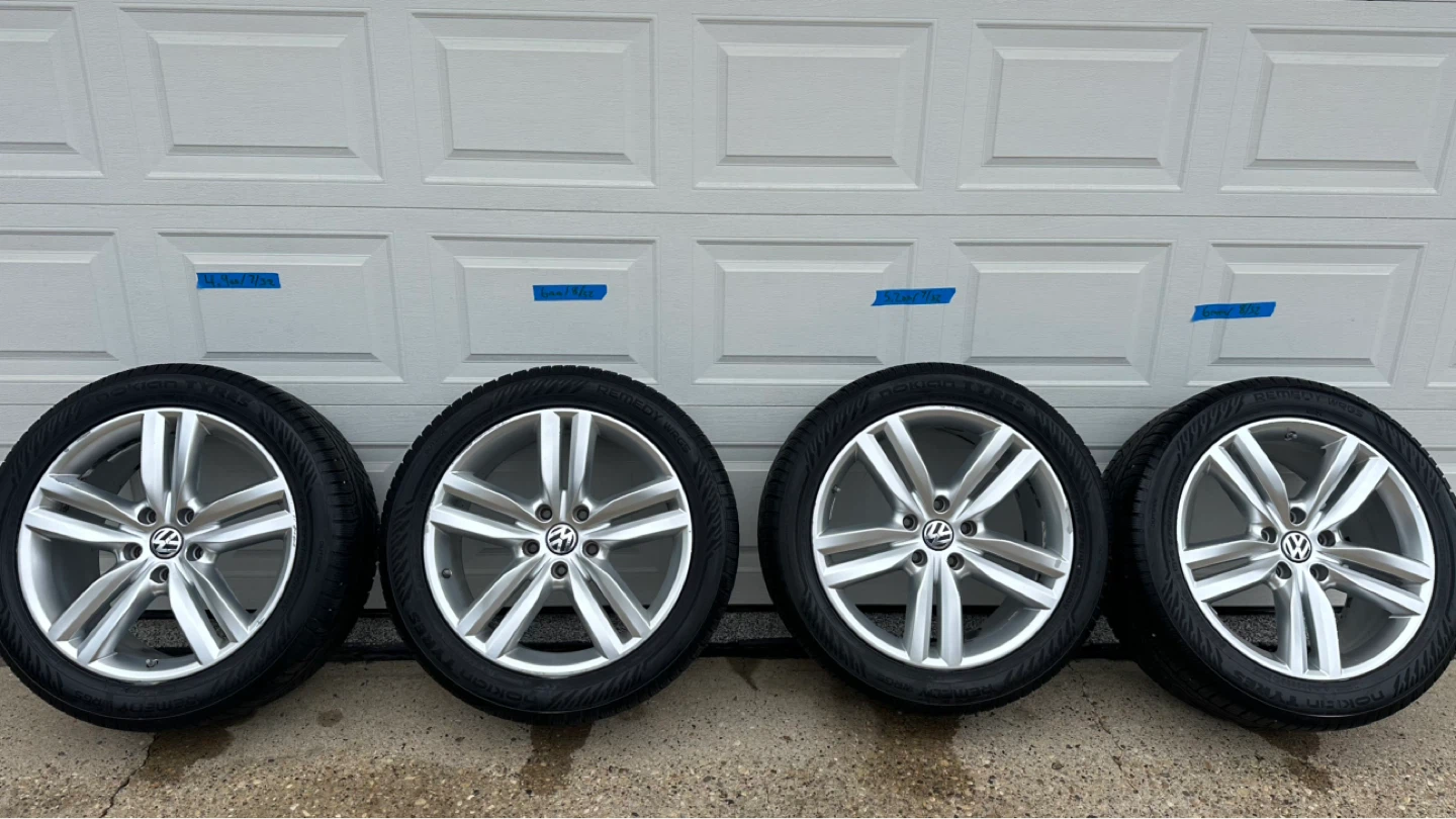Set of 4 Volkswagen "Pikes Peak" 20-inch Alloy Rims