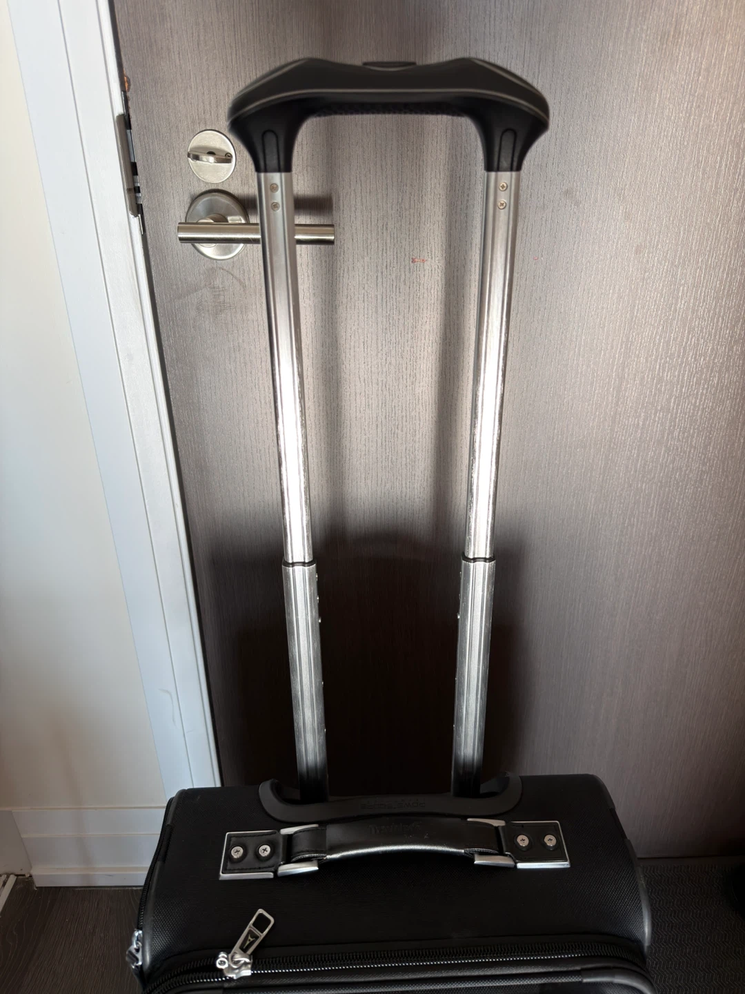 Travelpro Black Rolling Suitcase Luggage Carry On - photo 5