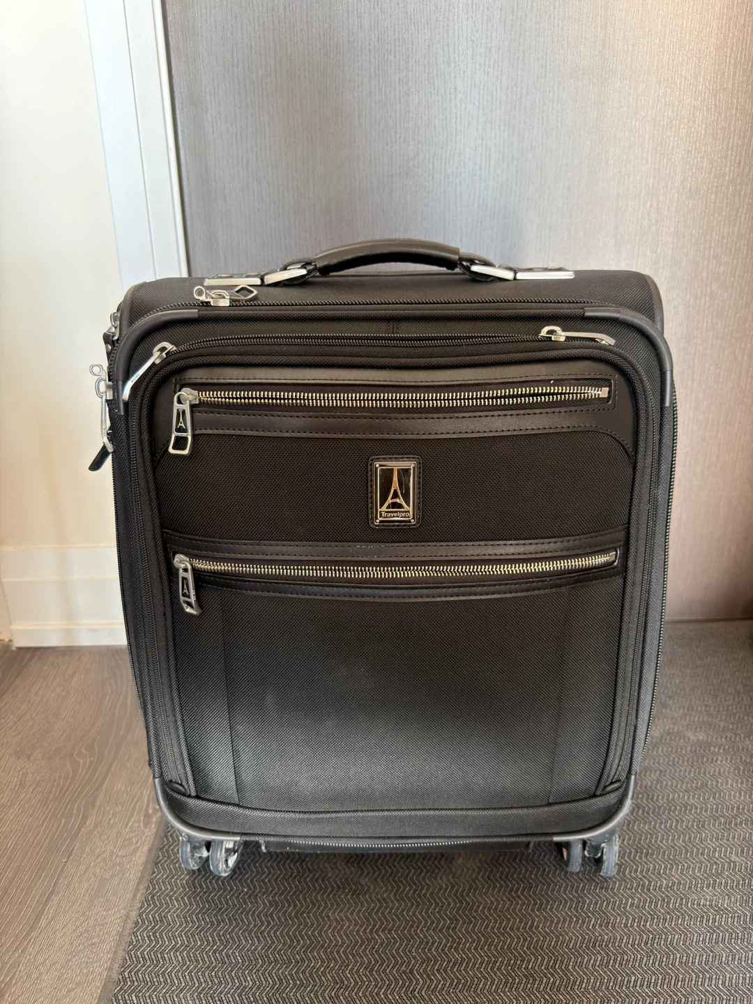Travelpro Black Rolling Suitcase Luggage Carry On