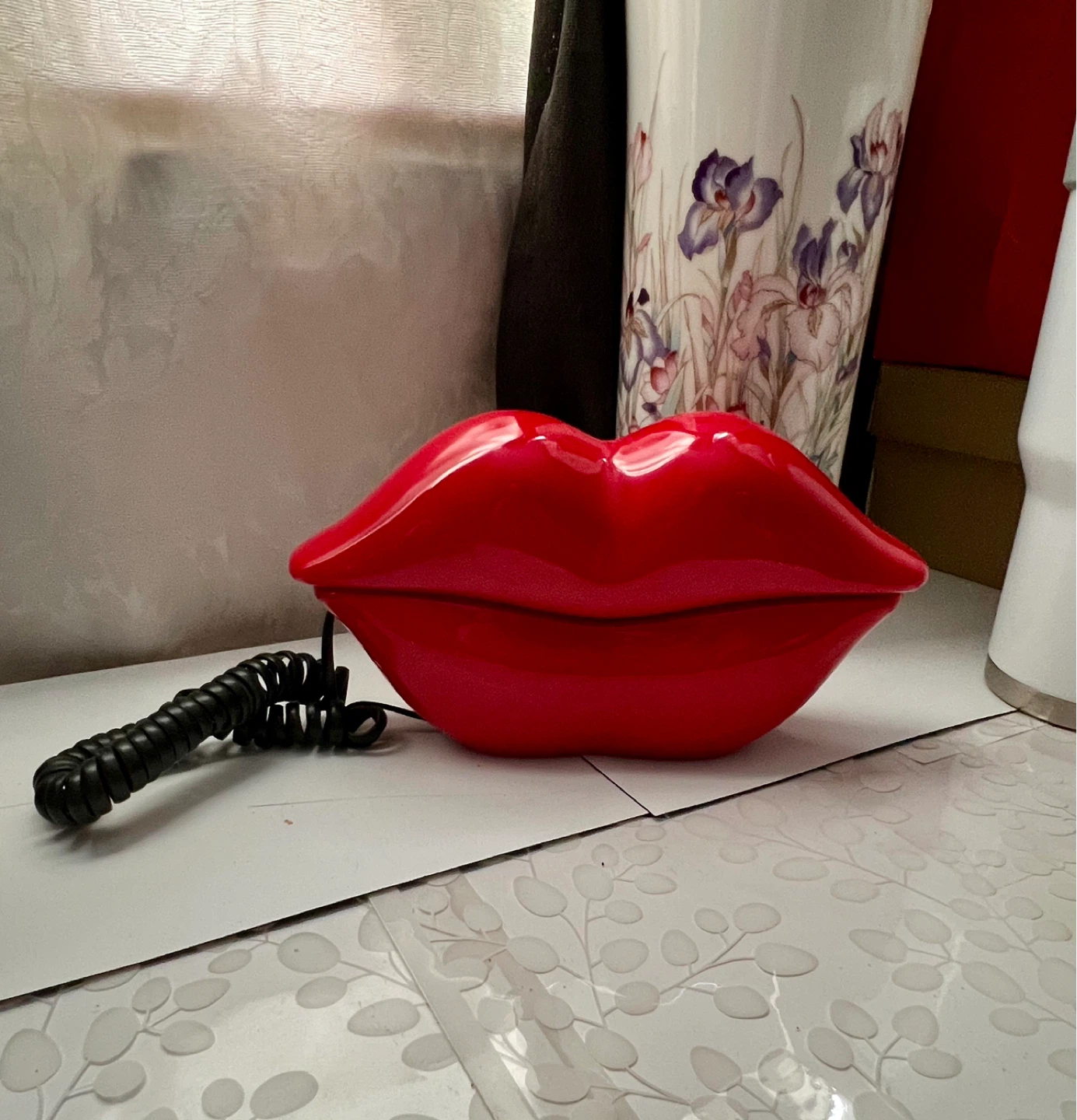 Mybelle 109 Lips Telephone