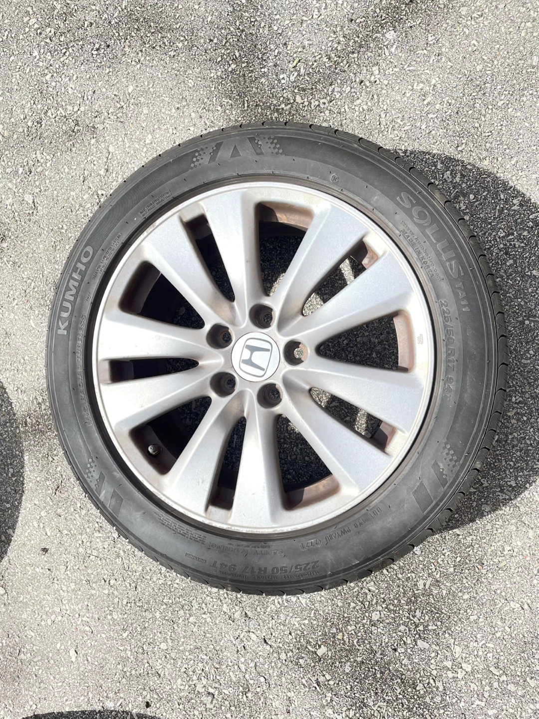 Kumho Solus 225/50 R17 Tires (Set of 4)