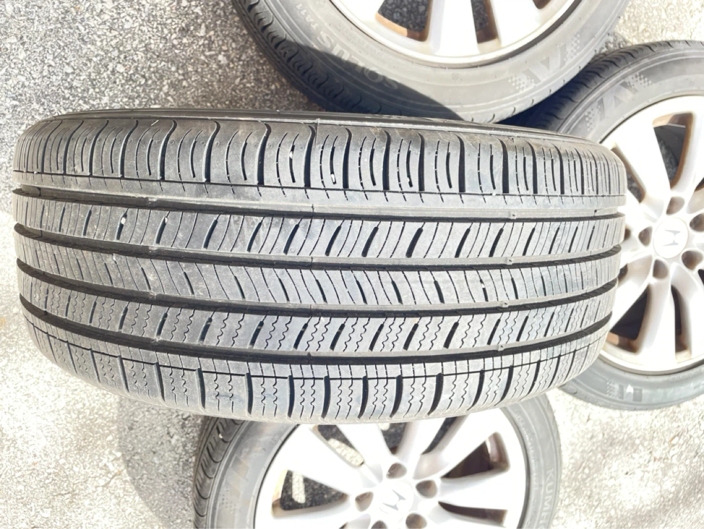 Kumho Solus 225/50 R17 Tires (Set of 4) - photo 4