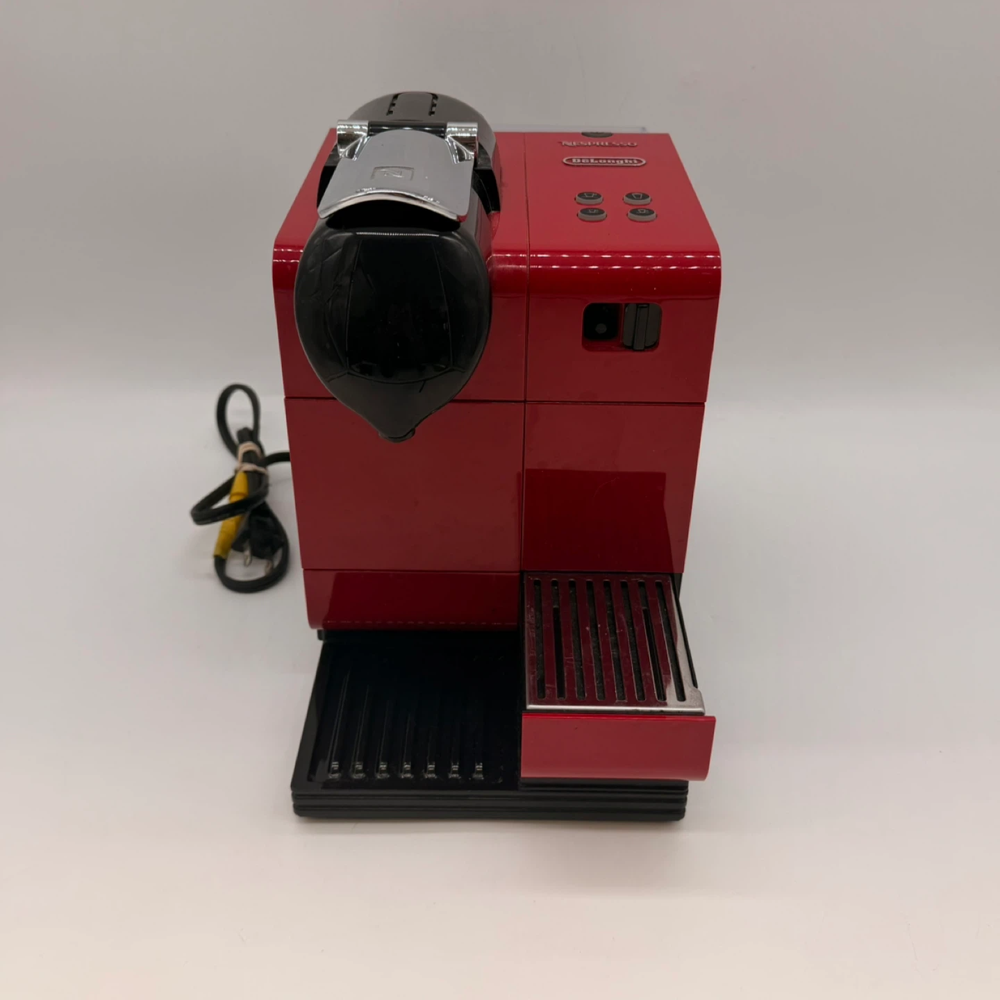 DeLonghi Nespresso EN520R Lattissima Coffee Espresso Machine Red