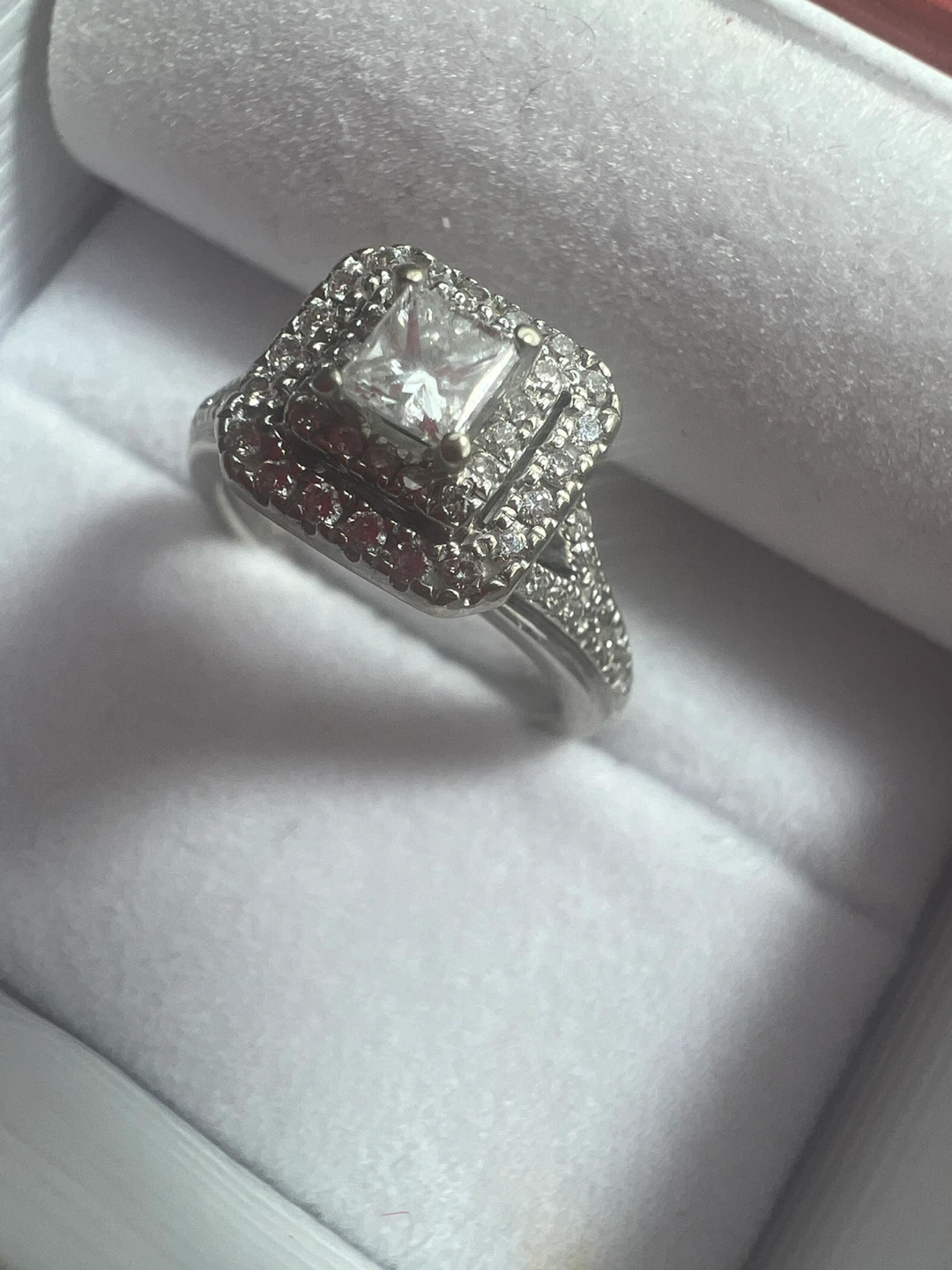 14 k Vera Wang Diamond Ring - photo 3