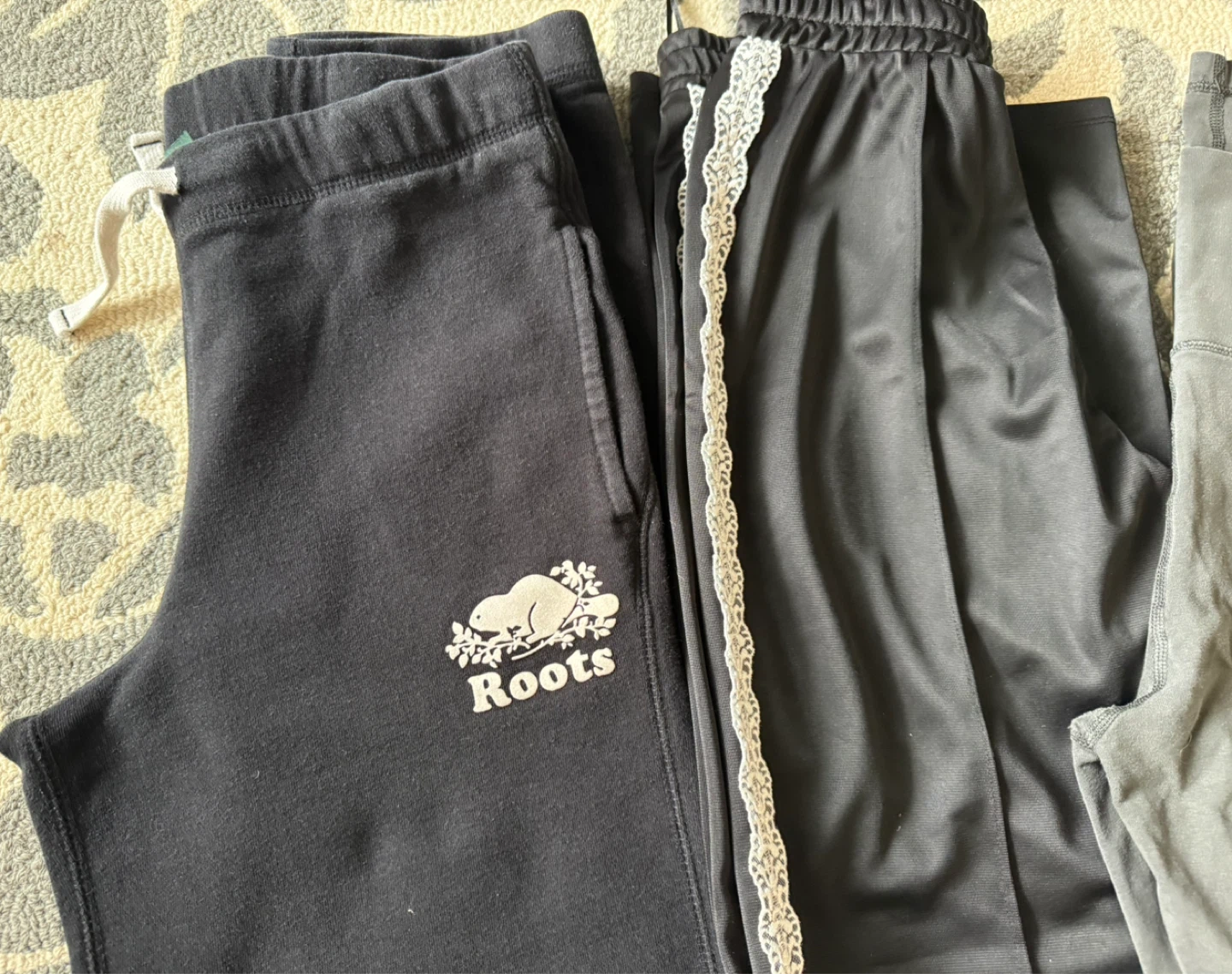 Bundle of casual pants - size Xs-s - photo 2