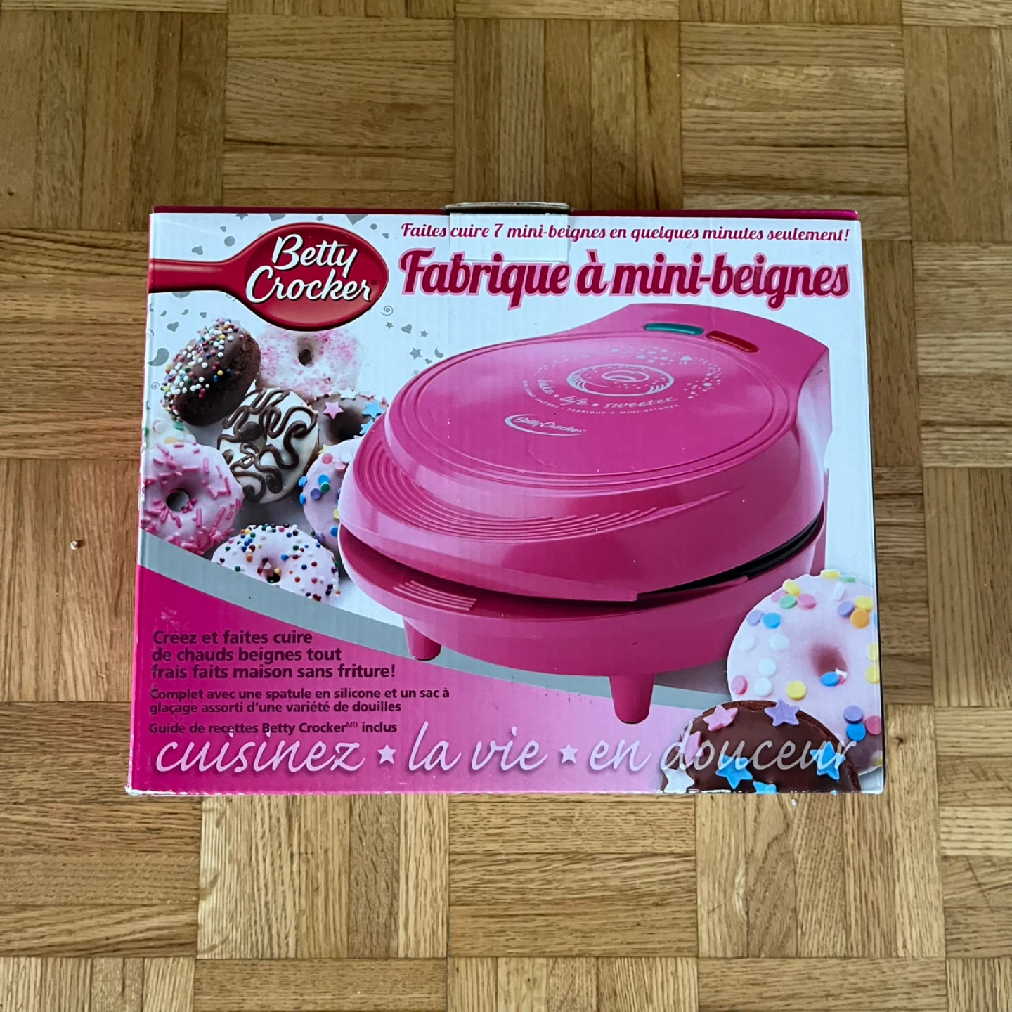 Betty Crocker Mini Donut Maker - Pink