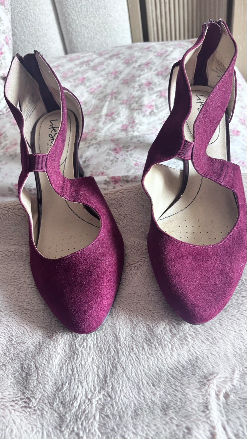 LifeStride Purple Suede Cutout Heels - photo 3