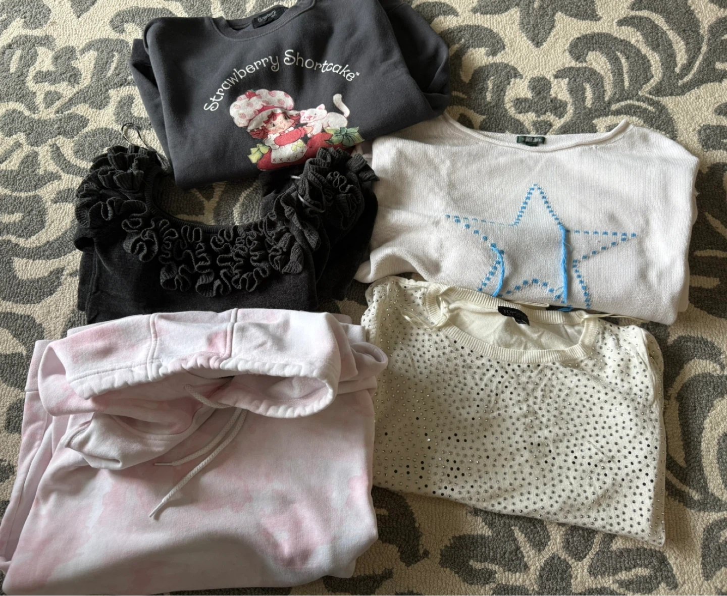 Bundle of 5 sweaters S/M