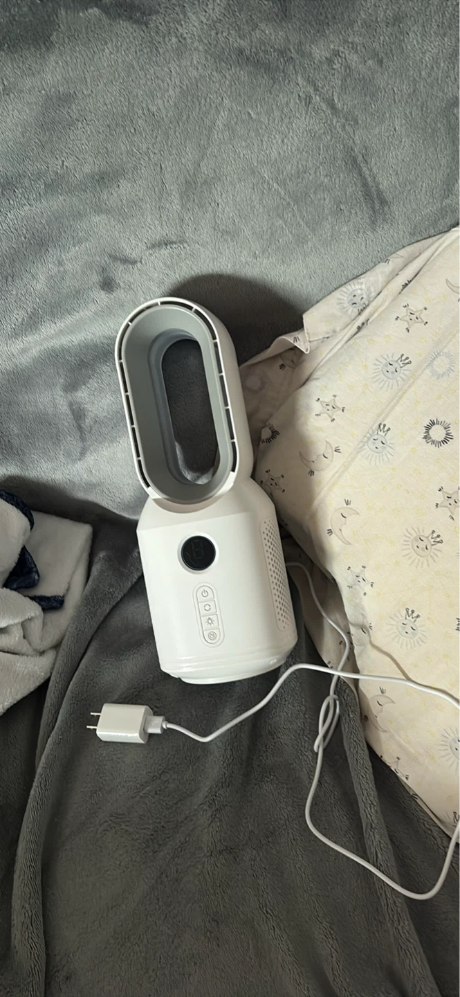 White bladeless fan with cord - photo 3